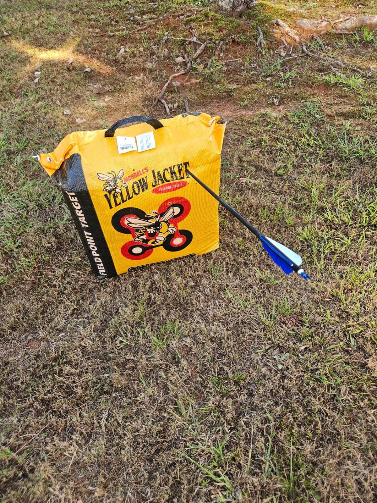 Morrell Yellow Jacket Stinger, Field Point Archery Target with 2 Shooting Sides & 10 Bullseyes - Portable Backyard Hunting Practice Bag with E-Z Tote Carrying Handle & Easy Arrow Removal customer photo 1