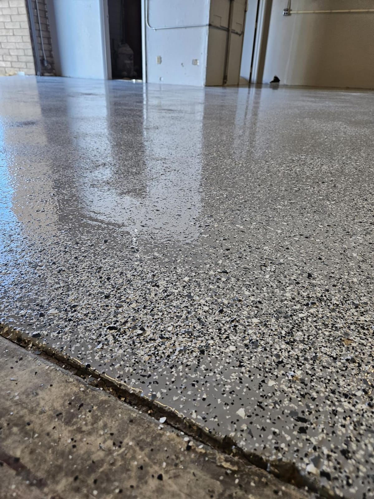 Epoxy Floor Kit – Good Full Kit – Clear Coating with High Gloss Finish – Covers 500 sq. ft. at 9.7 mils Thickness – Ideal for Garage, Basement, Concrete Floors, and More customer photo 2