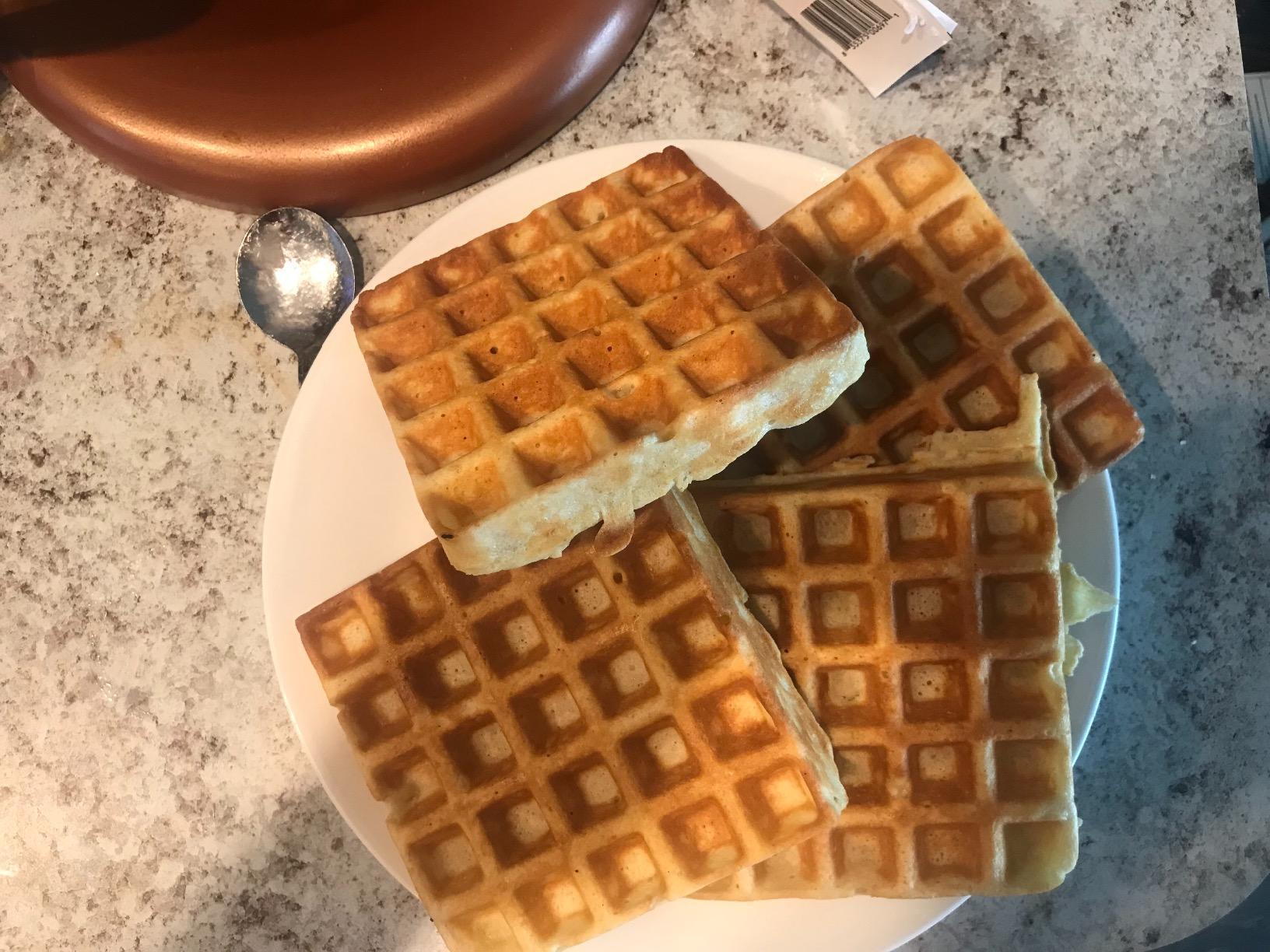 Breville BWM640XL Smart 4-Slice Waffle Maker, Silver customer photo 2