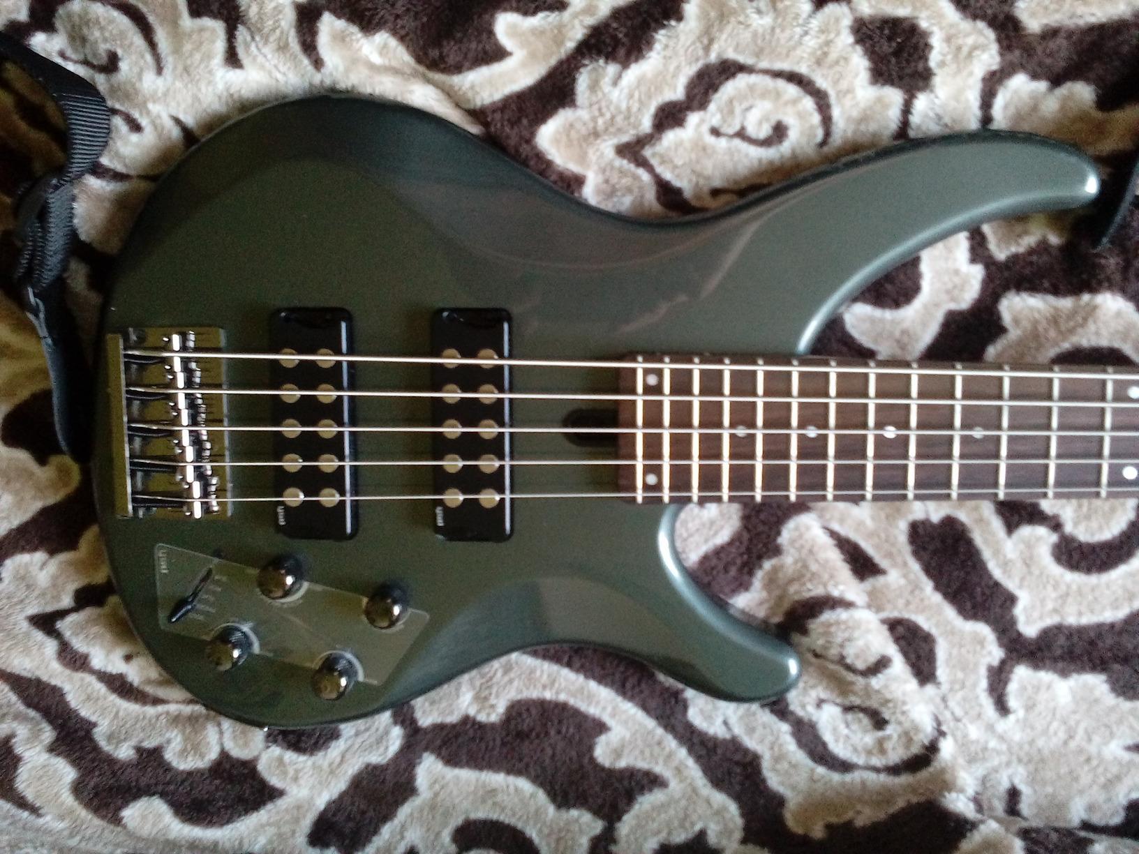 Yamaha TRBX305 BL 5-String Electric Bass Guitar,Black customer photo 2