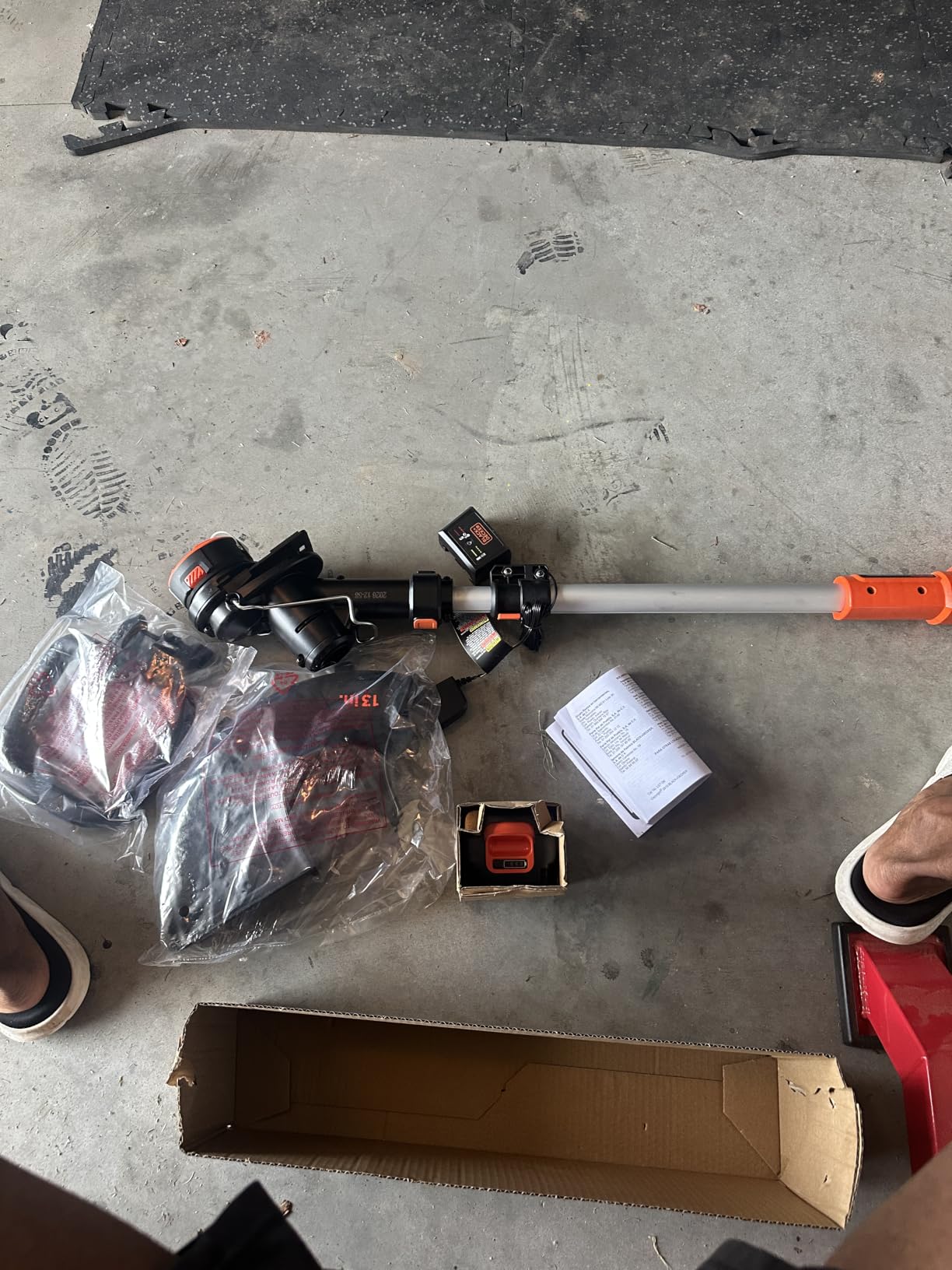 BLACK+DECKER 40V MAX 13 in String Trimmer Edger Cordless with Adjustable Telescoping Pole, 2 in 1 Weed Wacker Lawn Edger, Includes Battery and Charger (LST136) customer photo 1