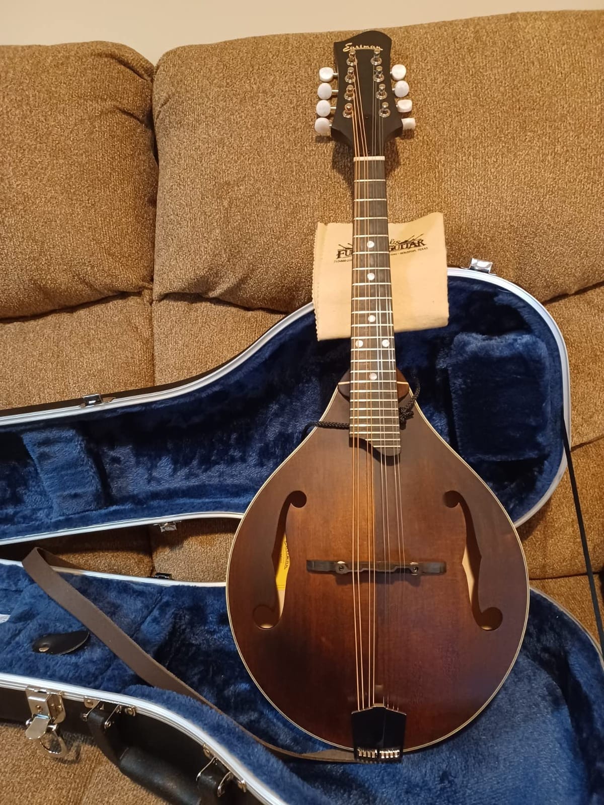 Eastman Guitars MD305 A-style Mandolin - Classic customer photo 1