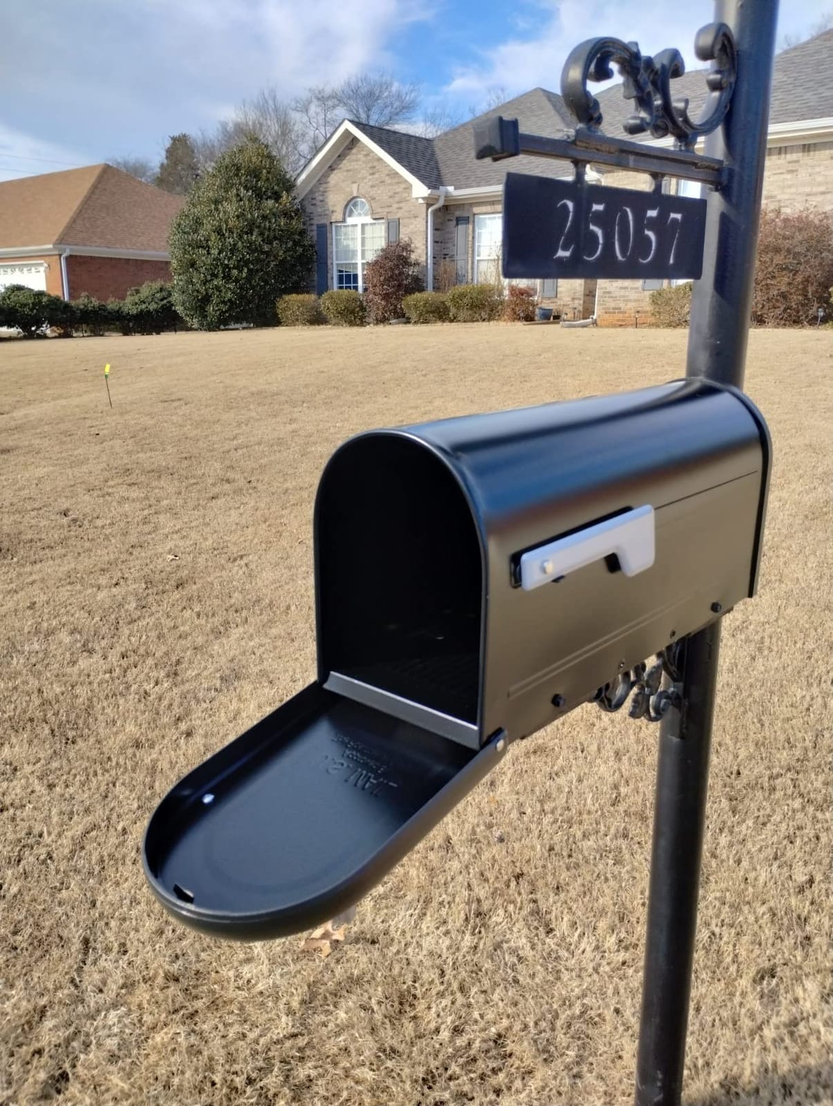 Architectural Mailboxes Chadwick Galvanized Steel Post Mount Mailbox, 8950B-10, Black, Medium Capacity customer photo 2
