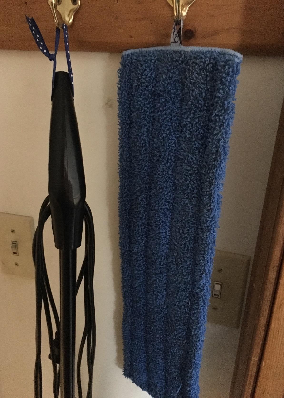 18” Pro Microfiber Hardwood Floor Mop - Cleans Floor in Seconds | Dust & Wet Mopping | Hardwood, Tile, Laminate & Vinyl with 3 Washable Pads, No Buckets Needed with Deluxe Household Mop customer photo 2