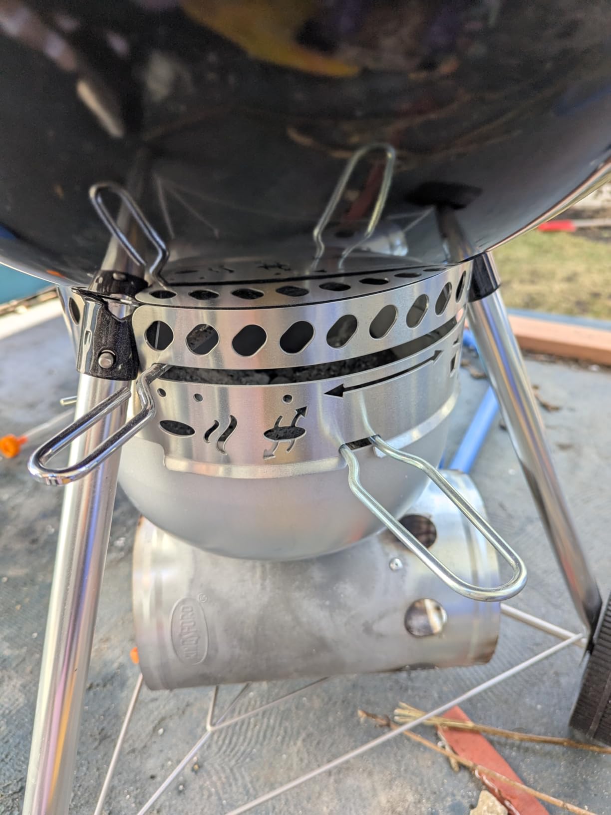 Weber® Original Kettle Premium Charcoal Grill, 22-Inch, Black customer photo 2