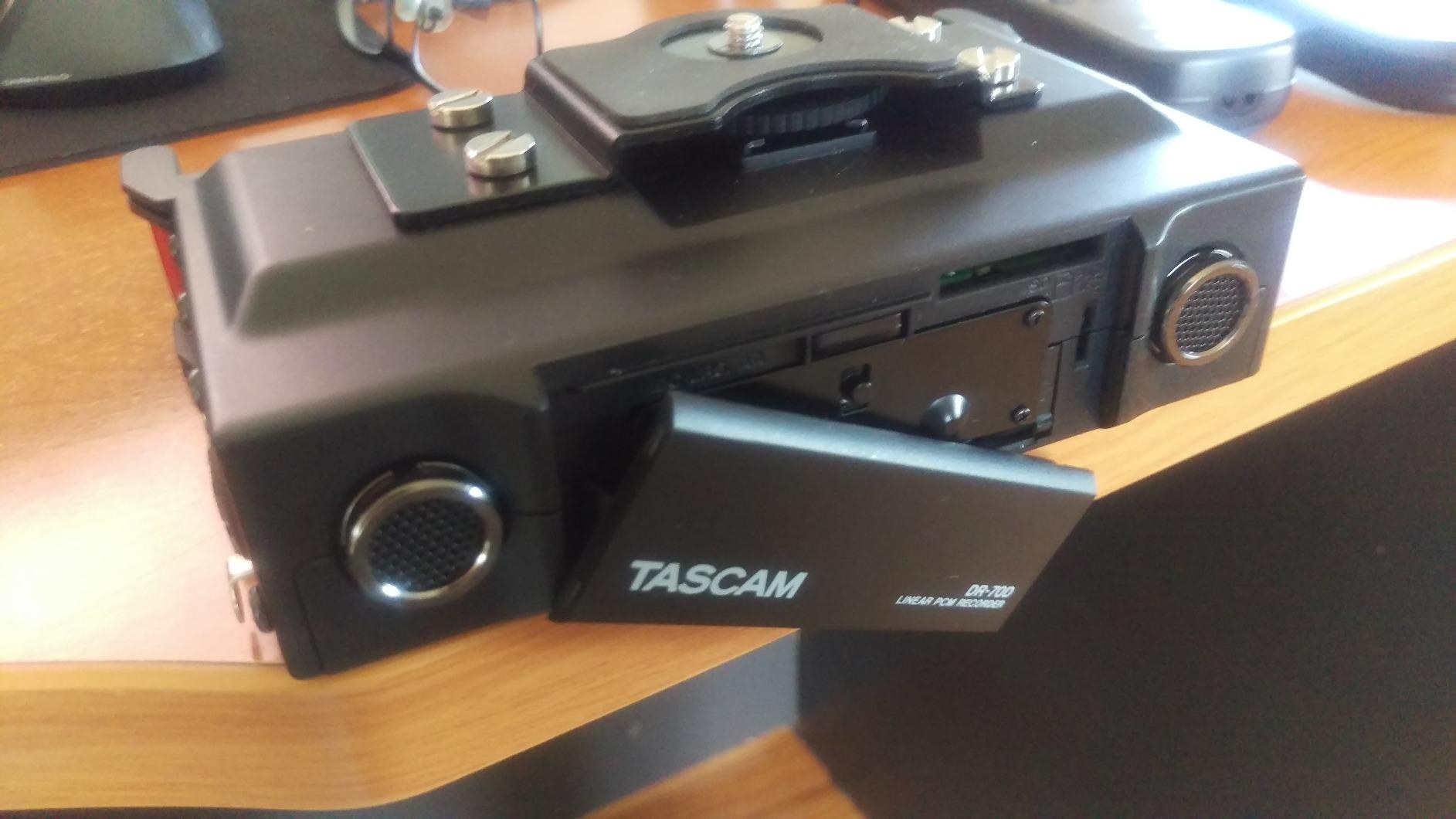 TASCAM DR-70D 4-Channel Portable Audio Recorder for Videographers, 4 Combo XLR/TRS Inputs, 2 Internal Mics, Limiter, HP Filter customer photo 2