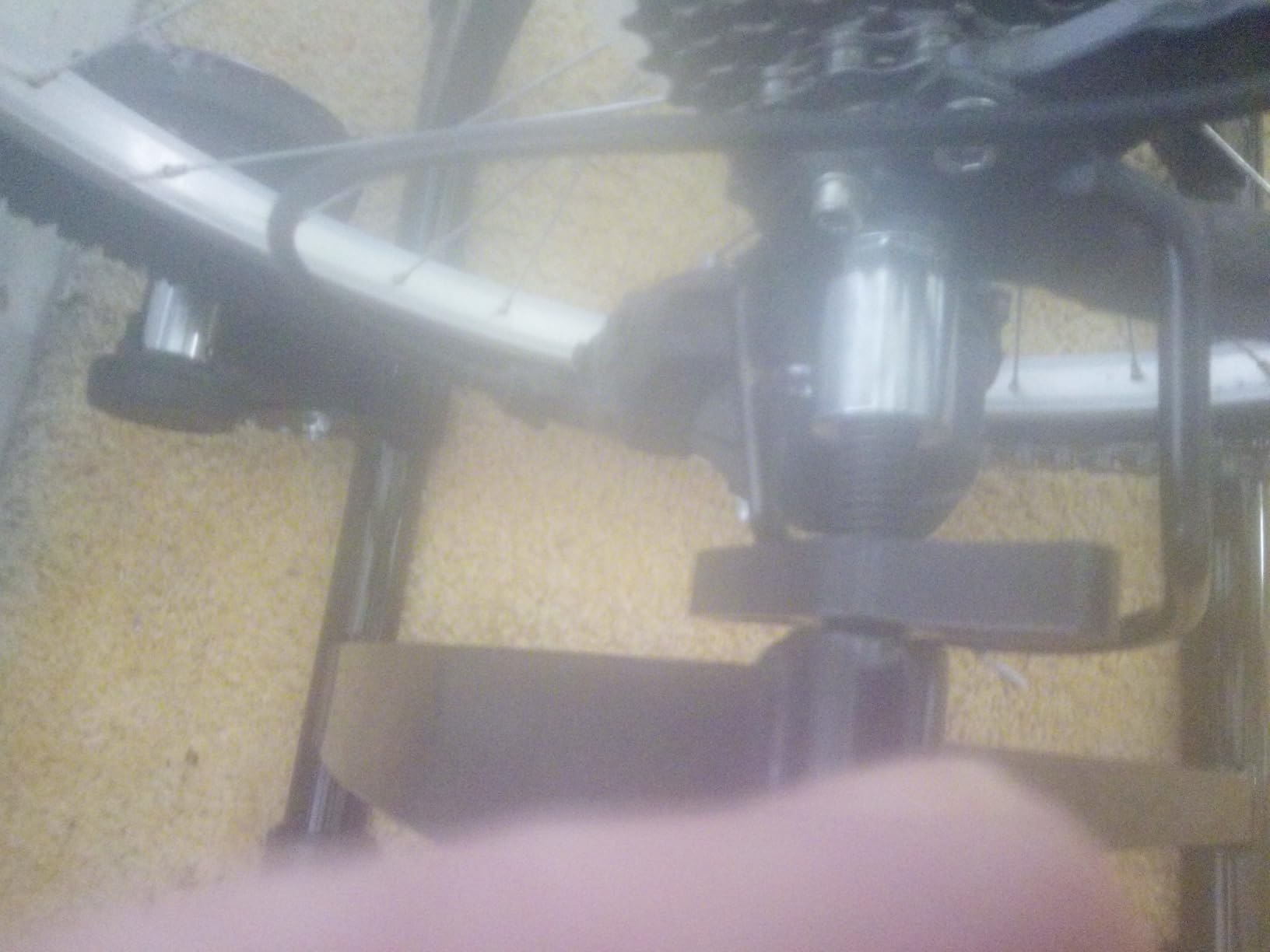 Yaheetech Magnetic Steel Bike Trainer Stand for Indoor Riding, 26-28in/700C customer photo 2