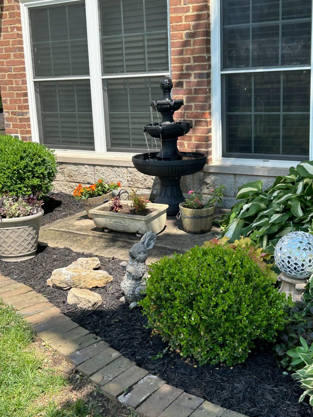Sunnydaze 43” Flower Blossom 3-Tier Outdoor Water Fountain, Electric, Black customer photo 2