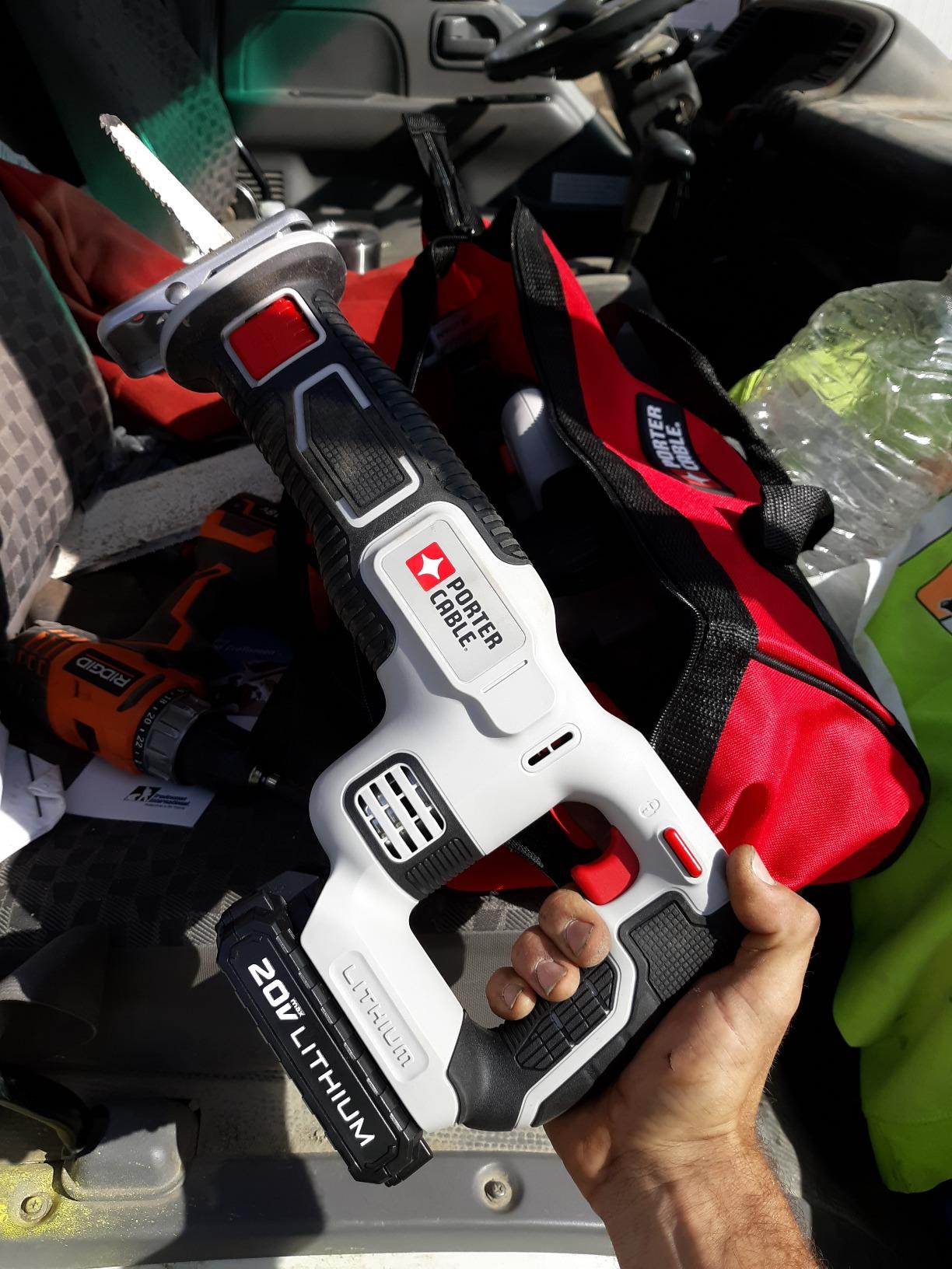PORTER-CABLE 20V MAX Power Tool Combo Kit, 4-Tool Cordless Power Tool Set with 2 Batteries and Charger (PCCK616L4) customer photo 1