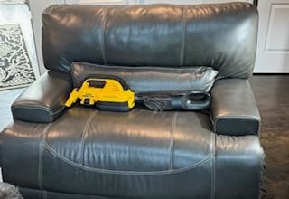 DEWALT 20V MAX Hand Vacuum, Cordless, for Wet or Dry Surfaces, 1/2-Gallon Tank, Washable Filter, Portable, Bare Tool Only (DCV517B) customer photo 1