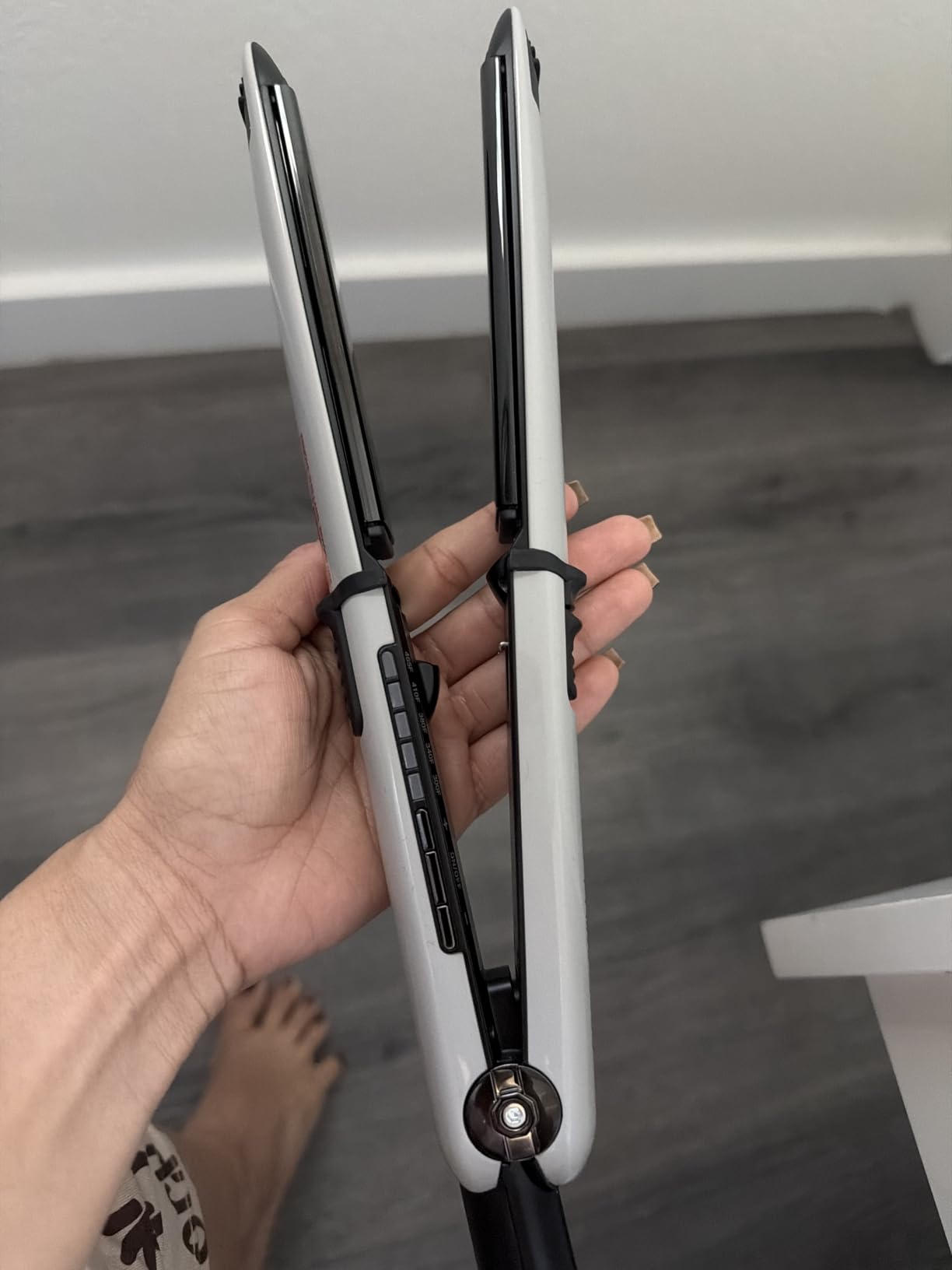 BaBylissPRO Nano Titanium Prima Ionic Hair Straightener - Professional Flat Iron & Curling Iron in One for Stylists customer photo 2