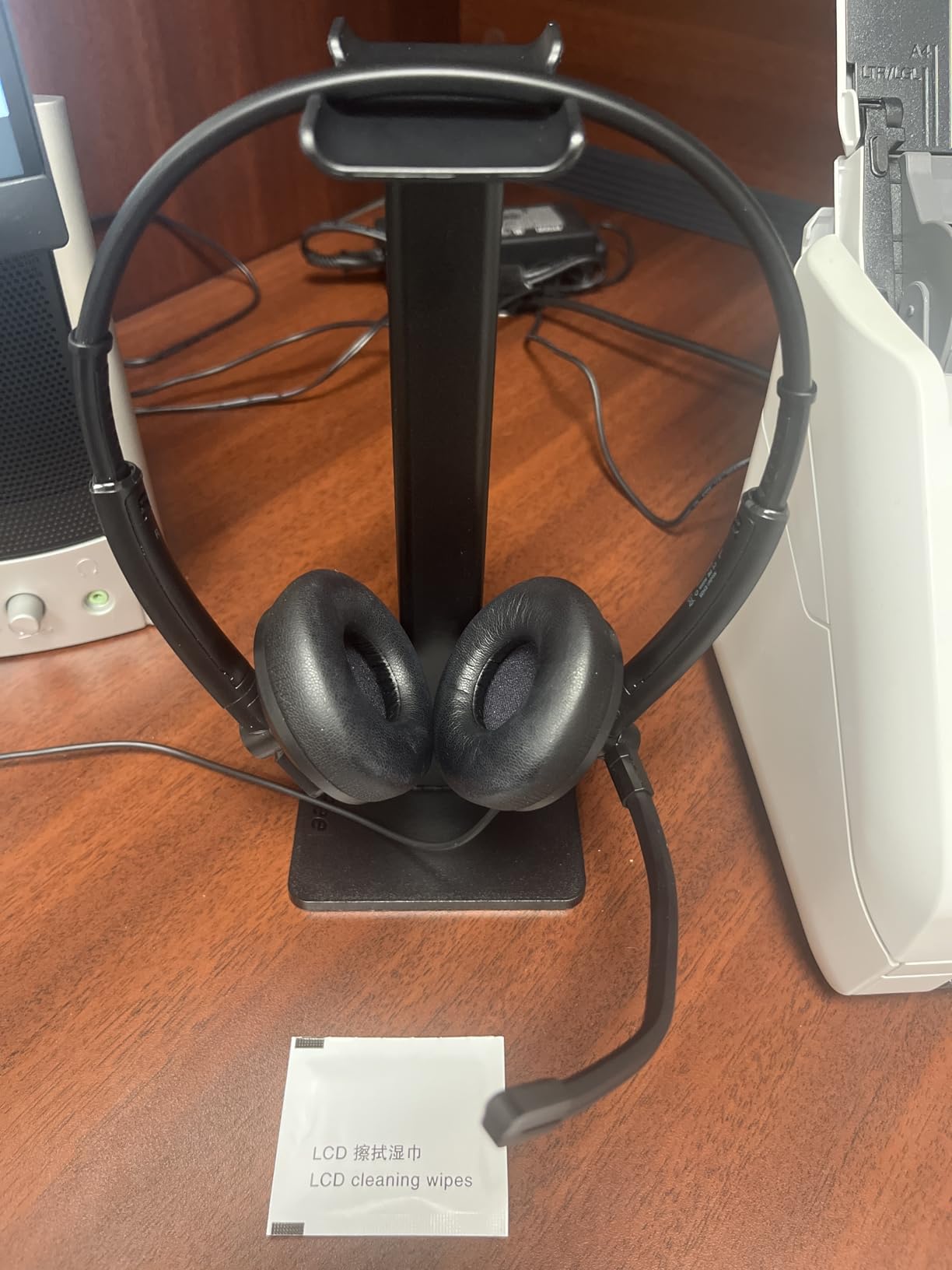 New Bee Headphone Stand Headset Holder Earphone Stand | Aluminum Supporting Bar Flexible Headrest ABS Solid Base for All Headphones Size (Black) customer photo 2