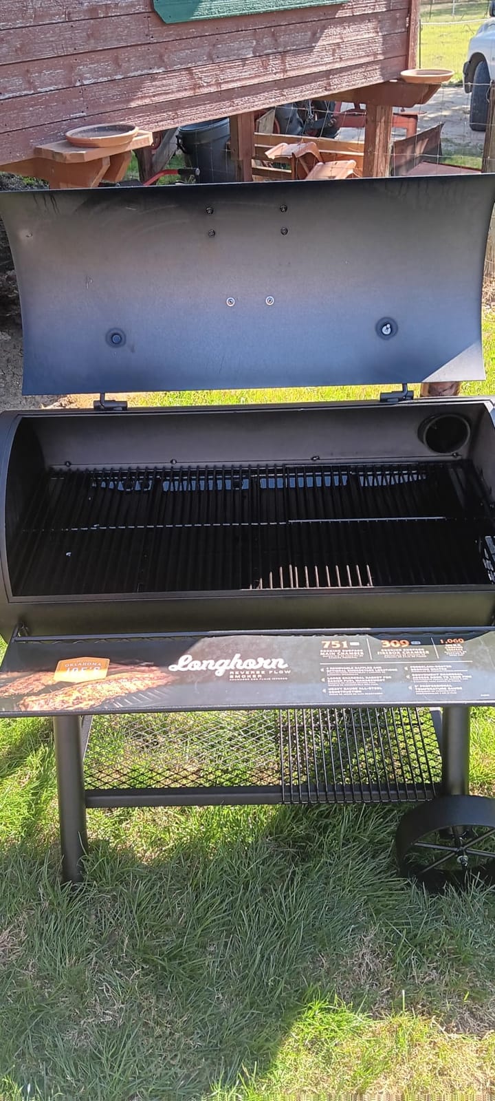 Oklahoma Joe's Longhorn Reverse Flow Offset Charcoal Smoker and Grill with 1060 sq. in. Cooking Area in Black customer photo 2