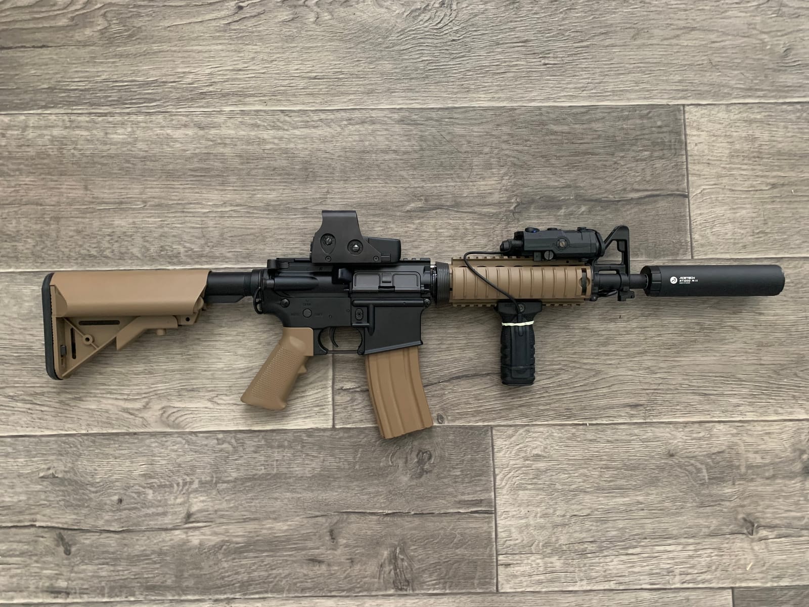 SOFT AIR USA Colt M4A1 M4 CQBR AEG Electric Airsoft Rifle with Adjustable Hop-Up, Dark Earth/Tan, 453 FPS customer photo 2