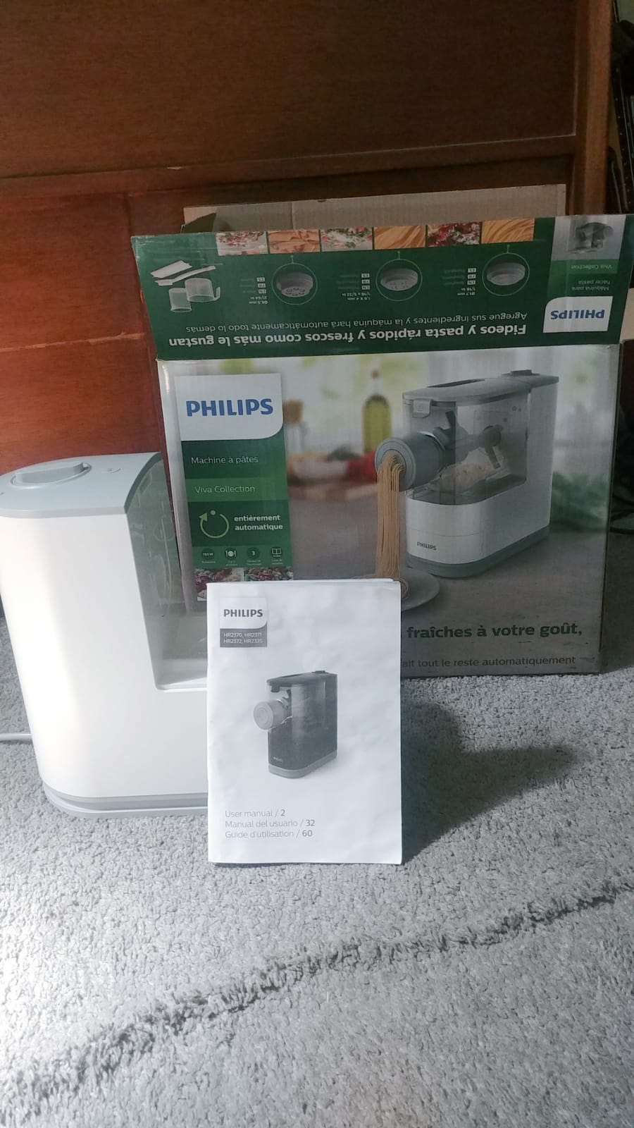 Philips Kitchen Appliances Compact Pasta and Noodle Maker, Viva Collection, Comes with 3 Default Classic Pasta Shaping Discs, Fully Automatic, Recipe Book, Small, Black (HR2371/05) customer photo 1