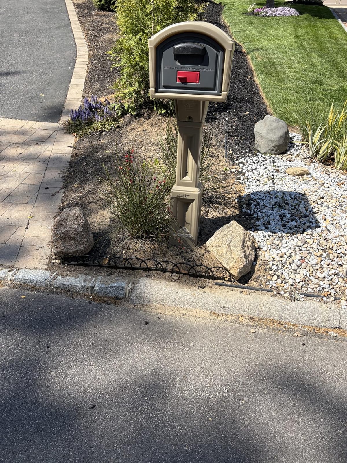 Simplay3 Classic Plastic Residential Mailbox & Post Mount Combo Kit with 2 Access Doors - Black customer photo 1