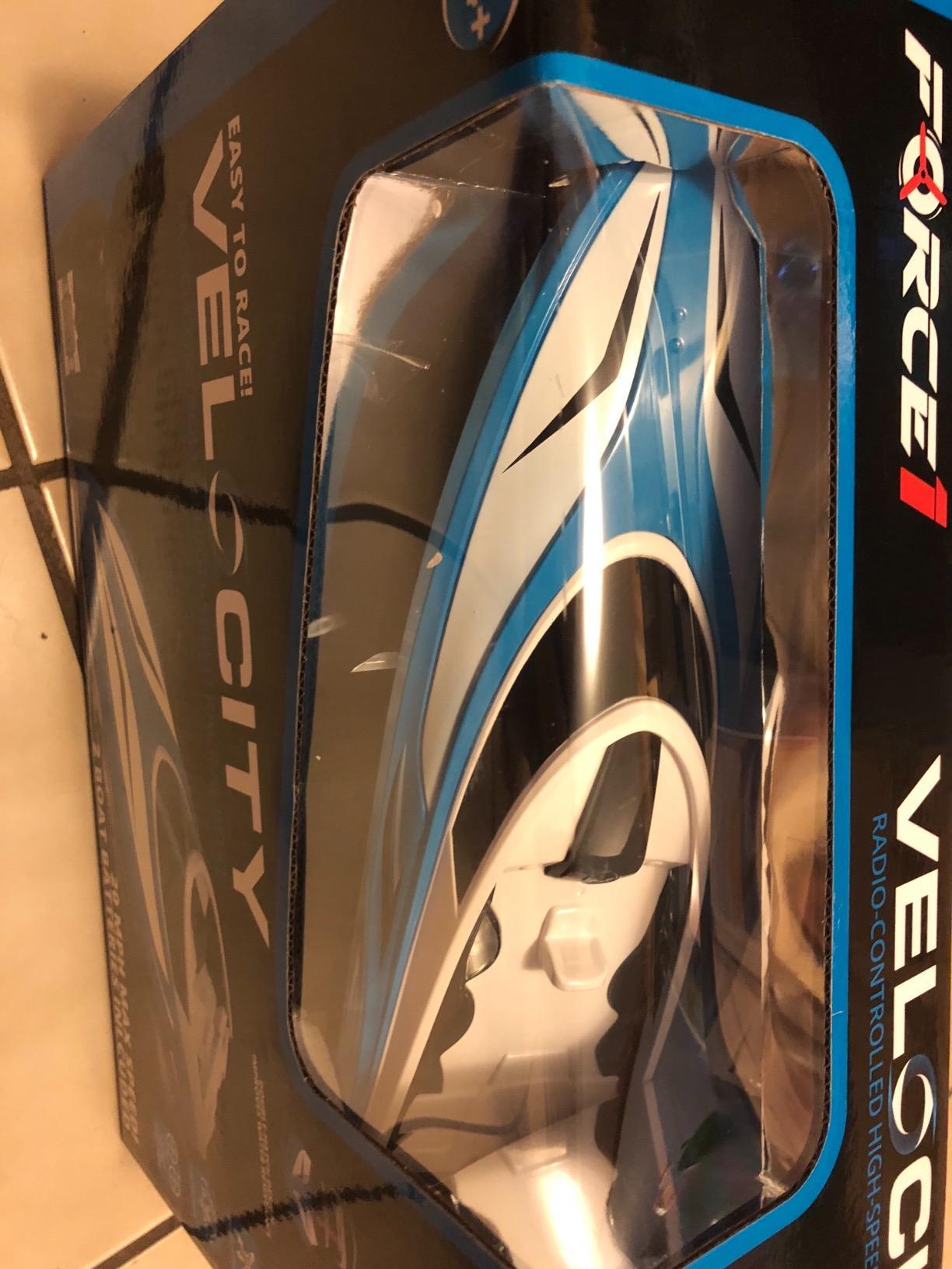 Force1 Velocity Blue Fast RC Boat- Remote Control Boats for Adults and Kids, Underwater Speed Racing Mini RC Boats for Pools and Lakes, 2.4GHZ Transmitter, 2 Rechargeable Batteries, Low Battery Alert customer photo 2
