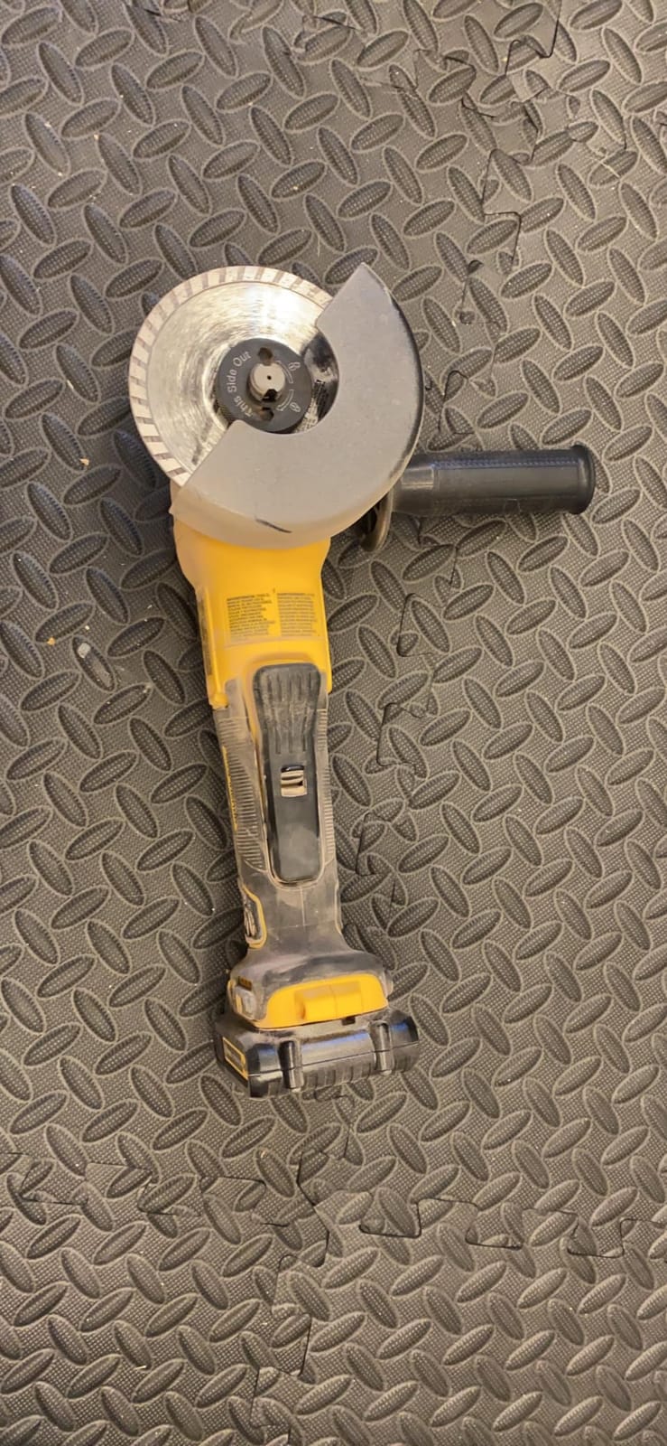 DEWALT 20V MAX* Angle Grinder Tool Cordless Brushless, 4 1/2 Inch, with Paddle Switch and Kickback Brake, Tool Only (DCG413B) | Paddle Switch, Kickback Brake, Tool Only customer photo 2