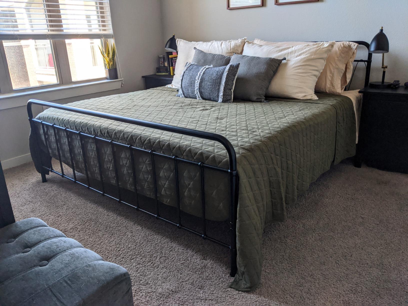 Vibe Gel Memory Foam Mattress, 12-Inch CertiPUR-US Certified Bed-in-a-Box, Full, White customer photo 1