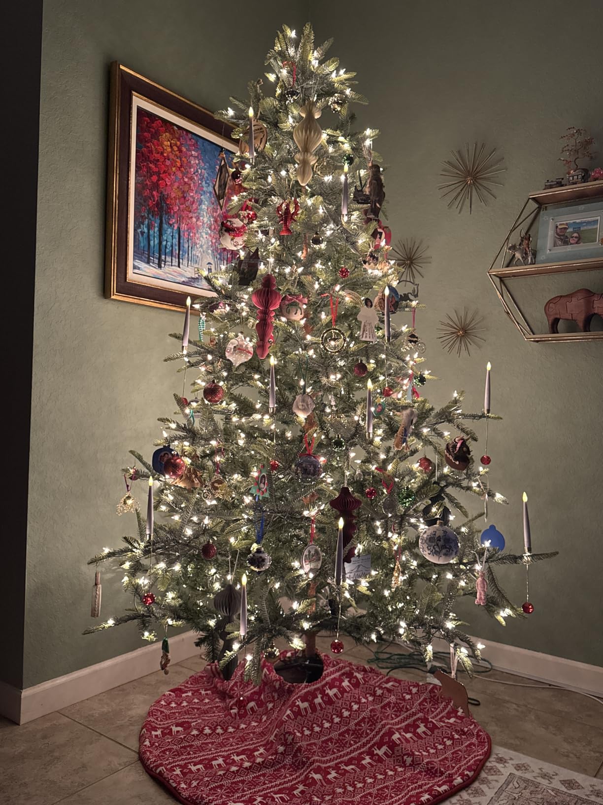 Puleo International 6.5ft Pre-Lit Aspen Fir Artificial Christmas Tree with 500 Clear Lights, 903 Realistic Dense Branch Tips, Easy Setup Artificial Trees with Sturdy Metal Stand customer photo 2