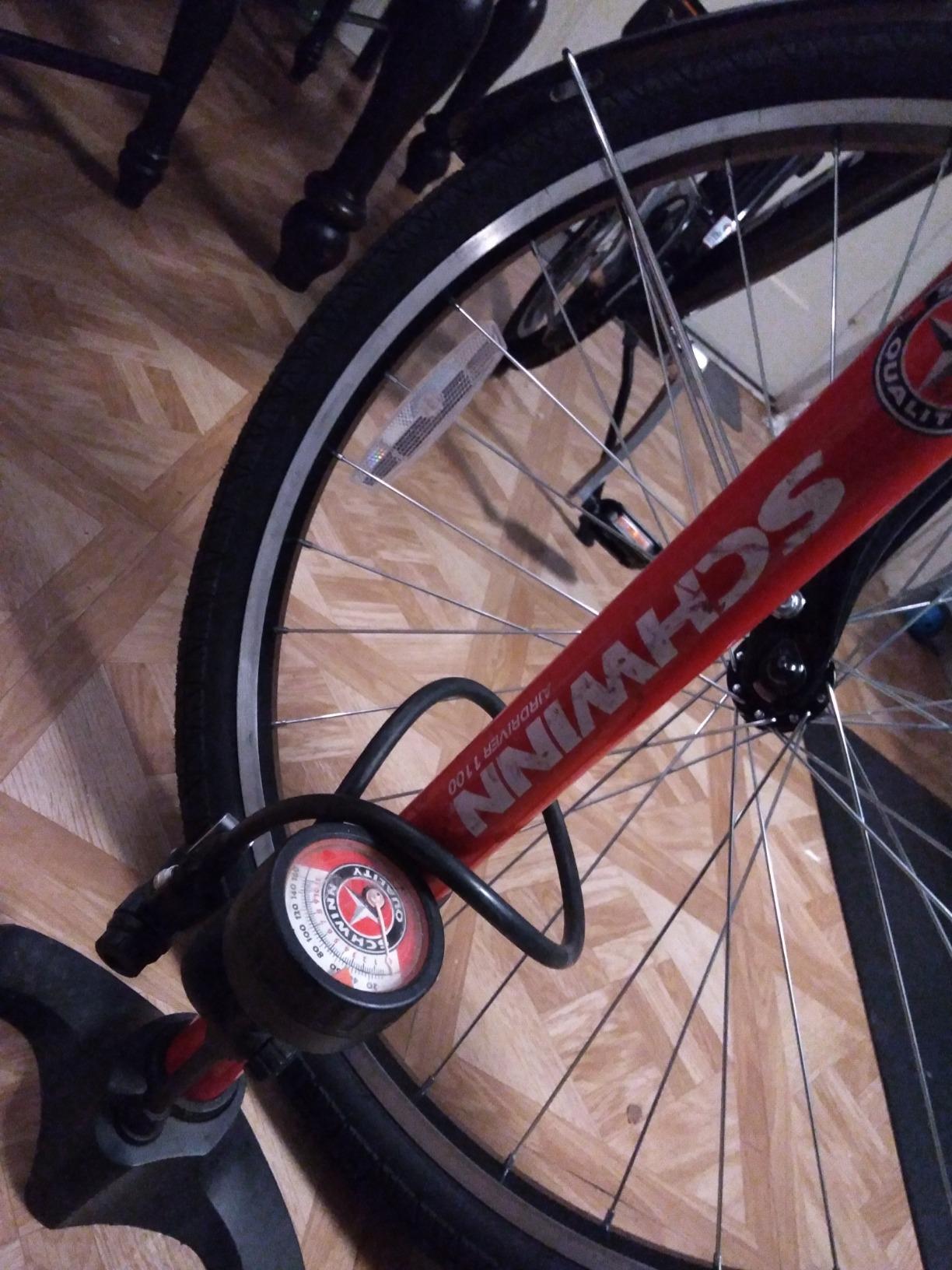 Schwinn Suburban Adult Comfort Bike, Men and Women, 26-Inch Wheels, 7 Speed Drivetrain, 16 or 17-Inch Aluminum Frame, Alloy Linear Hand Brakes customer photo 2
