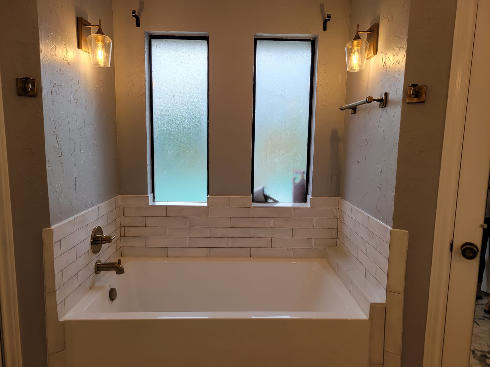 Kingston Brass Aqua Eden VTAP603622L 60-Inch Acrylic Alcove Tub with Left Hand Drain, White customer photo 2