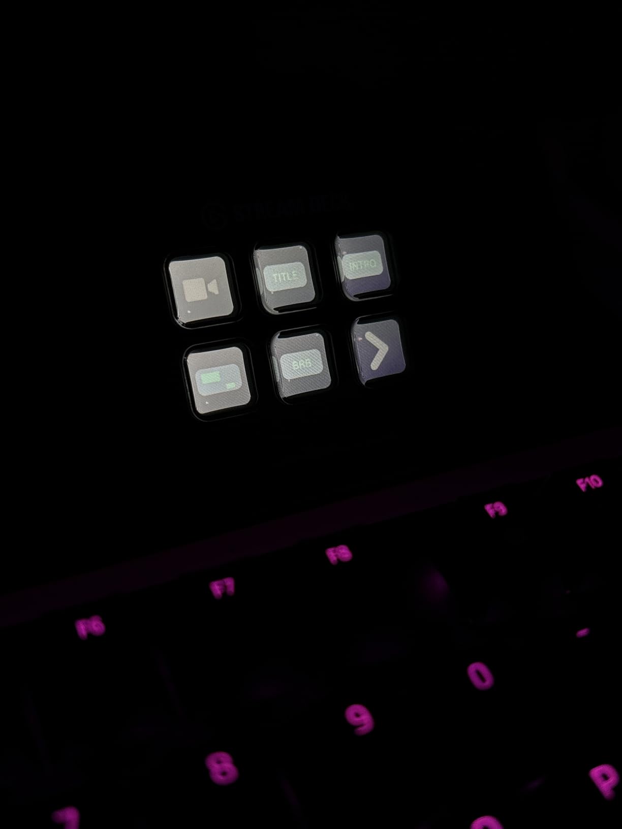 Elgato Stream Deck Mini, 6 Customizable LCD Macro Keys | Compatible with Zoom, Teams, Office, Adobe apps and more, Drag-and-drop setup, Multi-action sequencing, Works Mac and PC customer photo 1