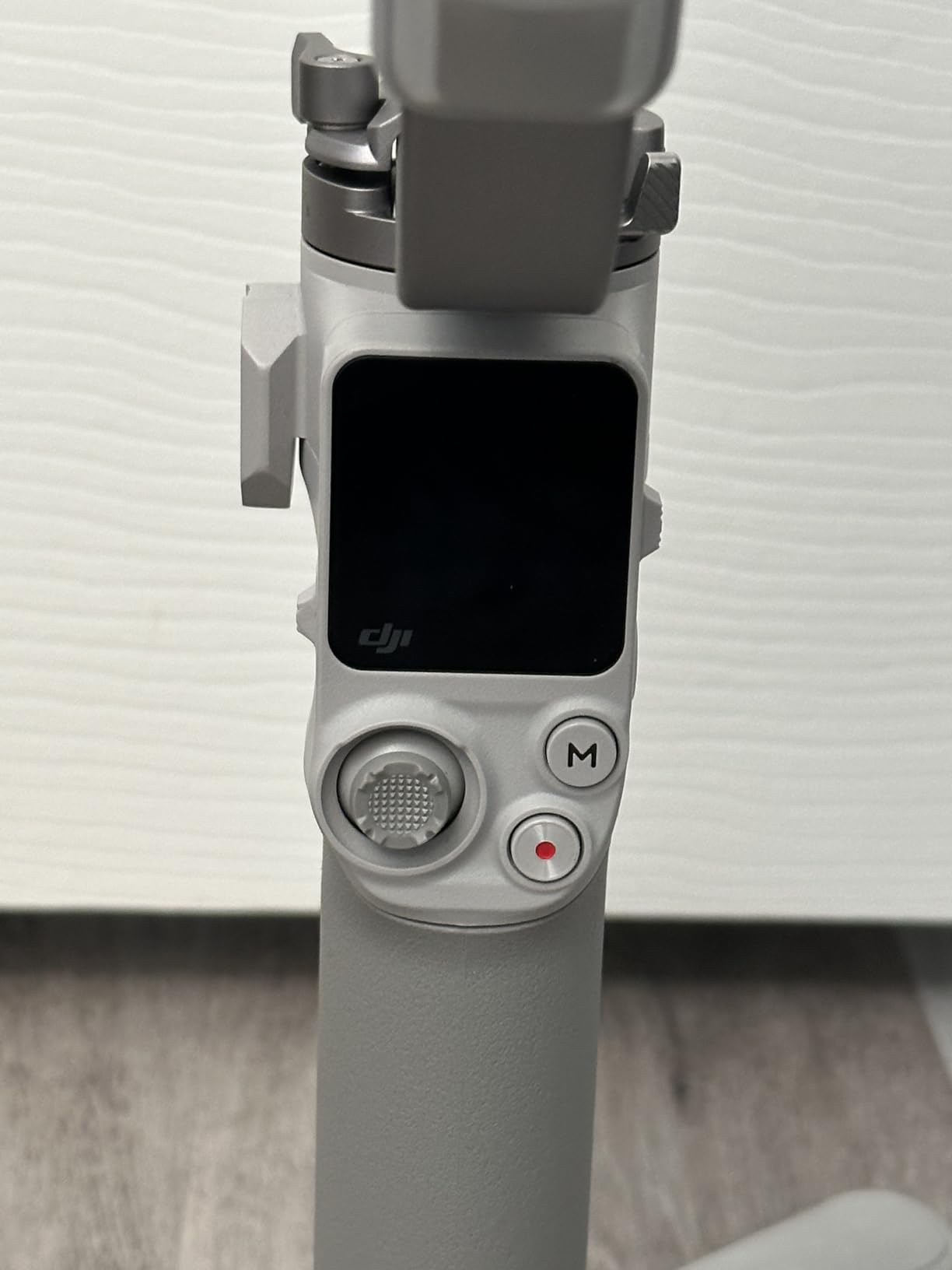 DJI RS 4 Mini, Gimbal Stabilizer for Camera, Canon/Sony/Nikon/Fujifilm | 3rd-Gen Native Vertical Shooting, 2nd-Gen Automated Axis Locks, Teflon Enhanced Balancing customer photo 1