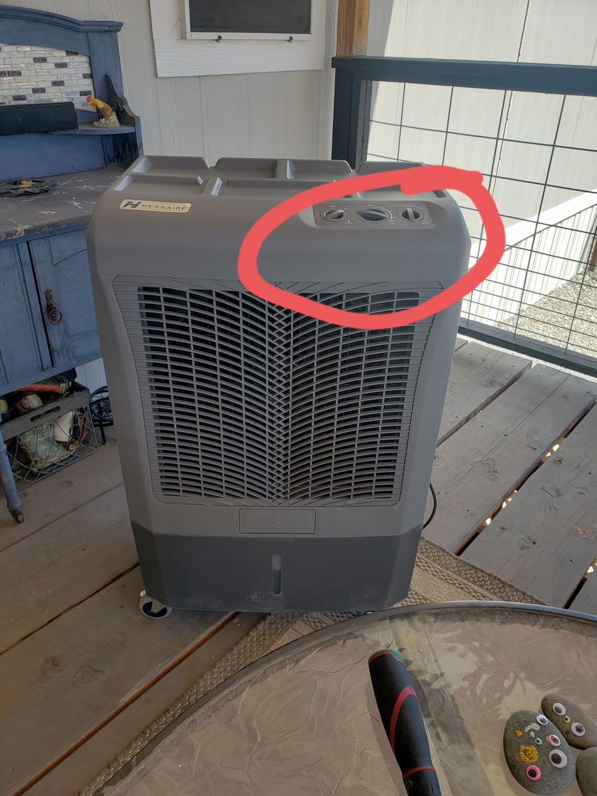 Hessaire MC37M Indoor or Outdoor Portable Oscillating Evaporative Swamp Air Cooler for 950 Square Feet of Space with Water Reservoir customer photo 2