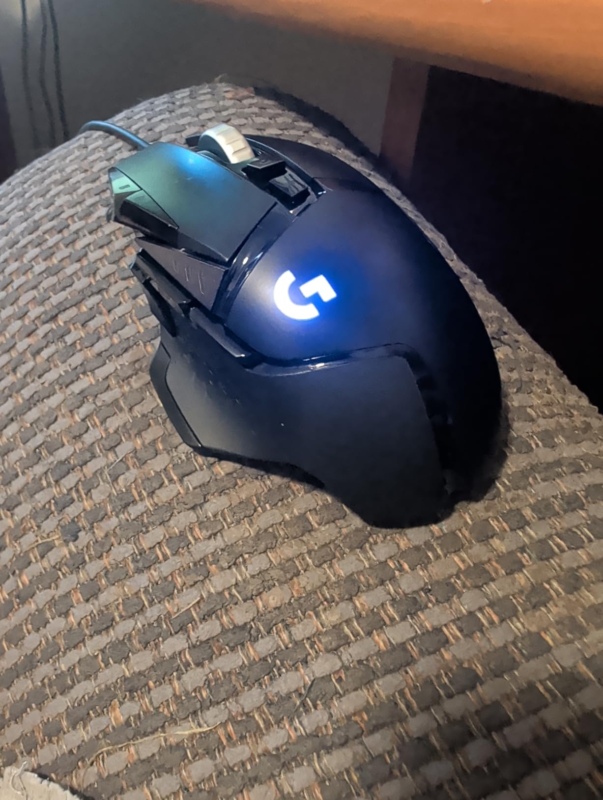 Logitech G502 Hero Wired Gaming Mouse - Black | High performance, 25,600 DPI, RGB, adjustable weights, 11 programmable buttons, on-board memory, PC/Mac customer photo 2