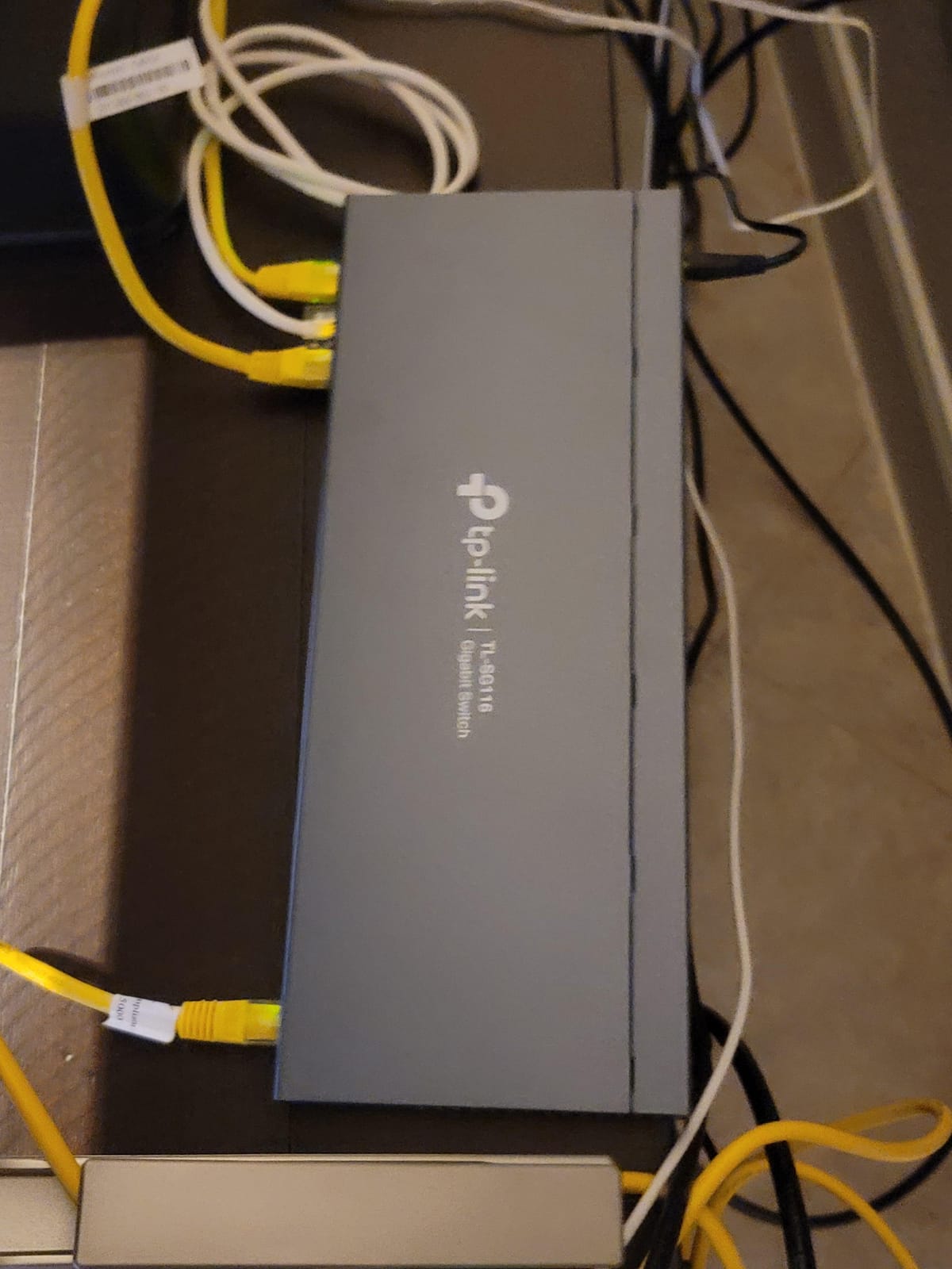 TP-Link TL-SG116 16 Port Gigabit Unmanaged Ethernet Switch customer photo 2