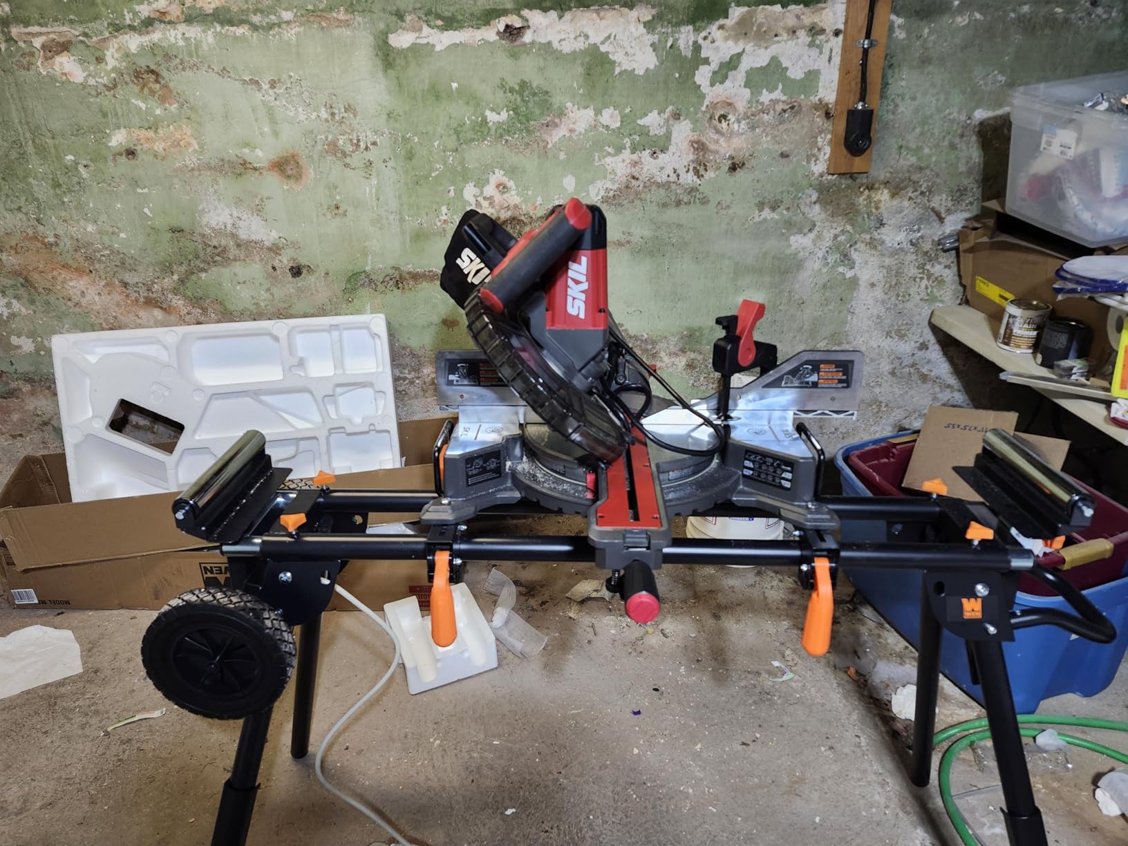 WEN Miter Saw Stand, Collapsible and Rolling with 3 Onboard Outlets (MSA330) customer photo 1
