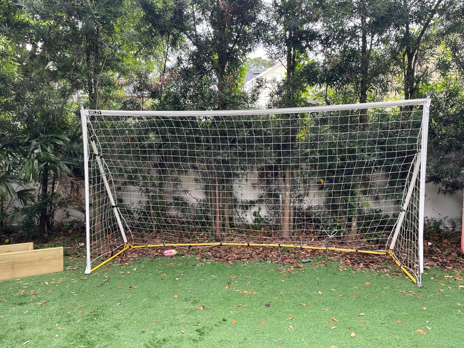 SKLZ Quickster Soccer Goal - Portable Goal for Backyard & Field - Durable Tension-Tite Frame & Heavy Gauge 2-Ply Net - Adjustable Click-Lock Poles, Metal Stakes - Carrying Case with Handle customer photo 2