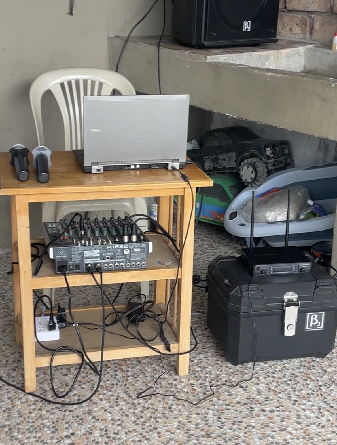 Phenyx Pro Dual UHF Auto Scan Handheld Wireless Microphone System PTU-71-2H customer photo 1