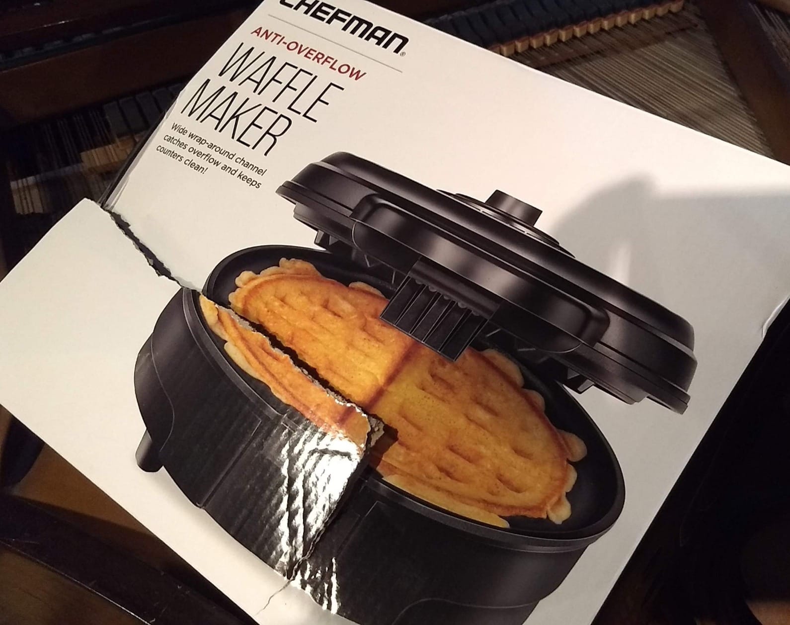 Chefman Anti-Overflow Belgian Waffle Maker with Shade Selector, Mess Free Moat, Cool Touch Handle customer photo 1