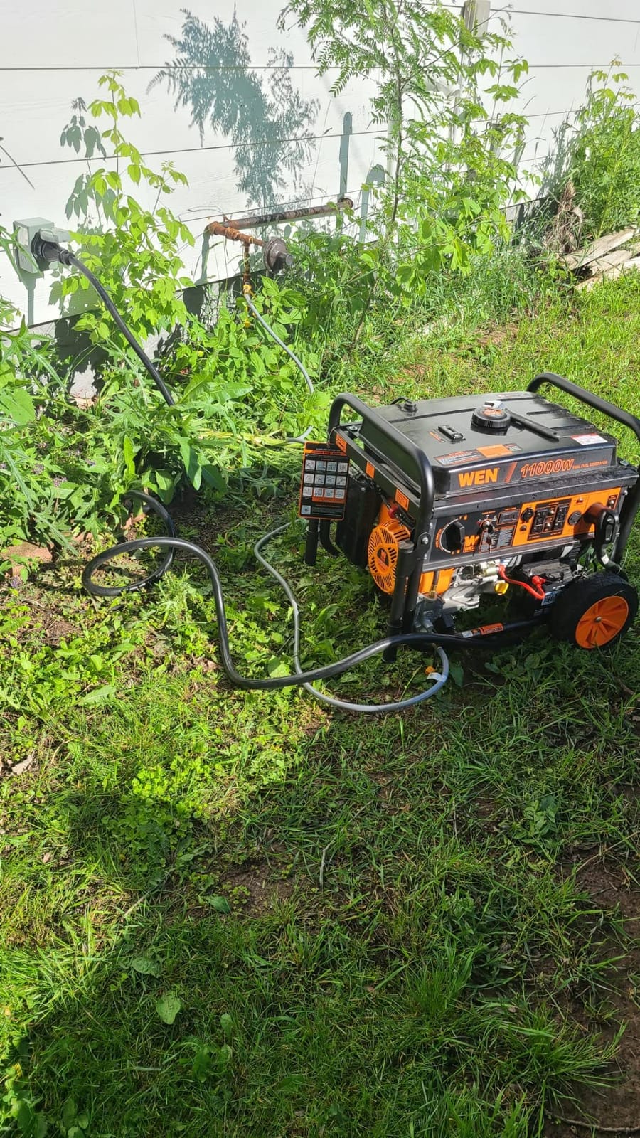 WEN 11,000-Watt 120V/240V Dual Fuel Portable Generator with Wheel Kit and Electric Start (DF1100T) customer photo 1