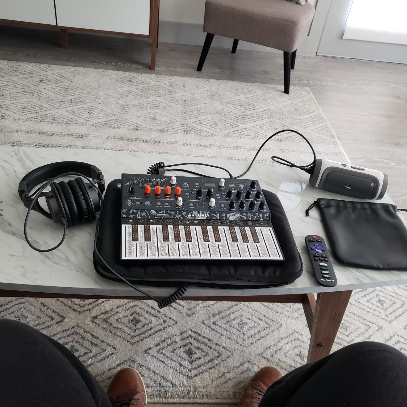 Arturia MicroFreak Synthesizer Keyboard | 21 paraphonic oscillator modes, 25-key poly-aftertouch keybed customer photo 1