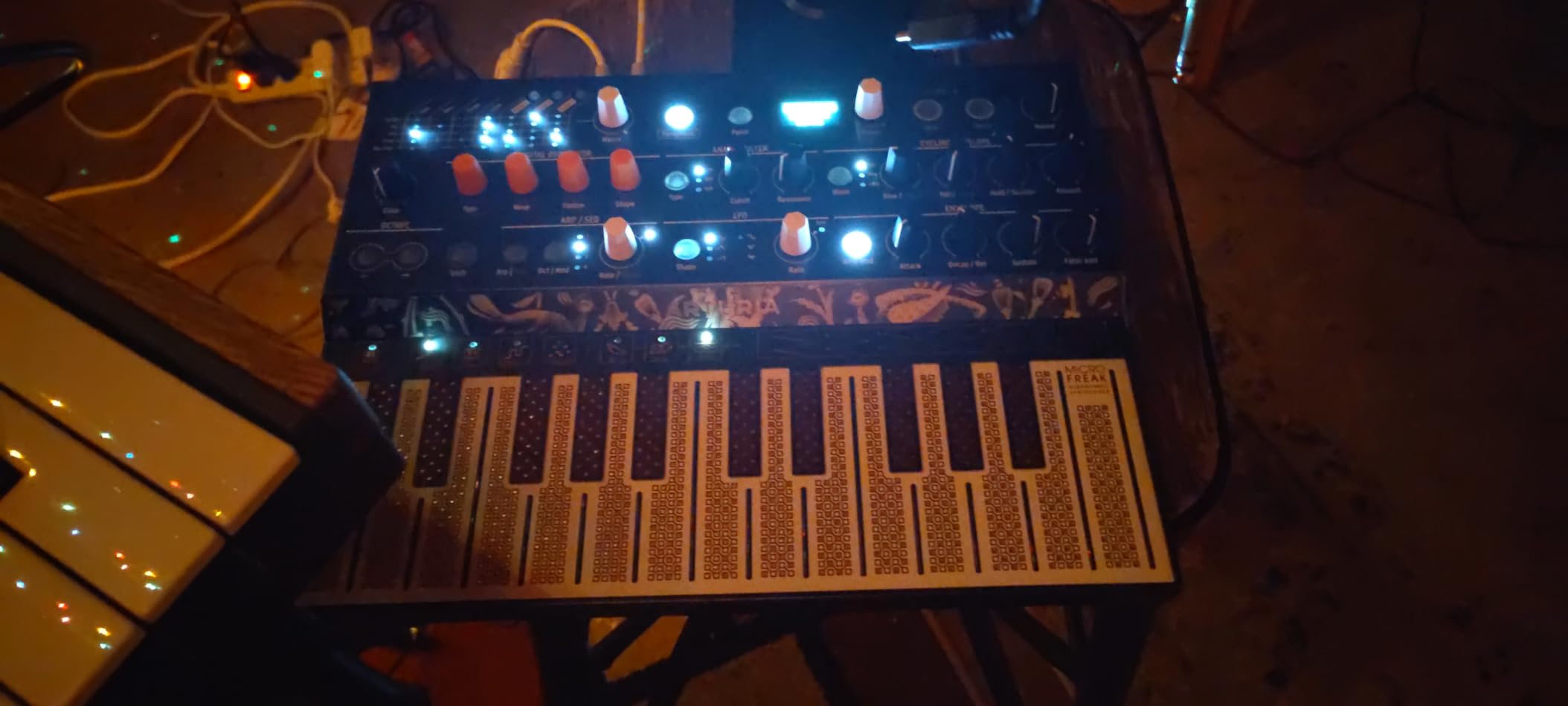Arturia MicroFreak Synthesizer Keyboard | 21 paraphonic oscillator modes, 25-key poly-aftertouch keybed customer photo 2
