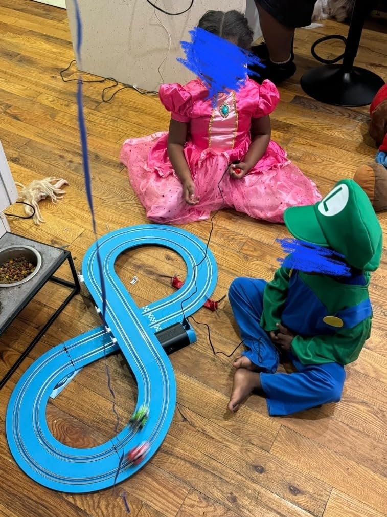 Carrera First Mario Kart - Slot Car Race Track with Spinners - Includes 2 Cars: Mario and Yoshi - Battery-Powered Beginner Toy Racing Set for Kids Ages 3 Years and Up customer photo 2