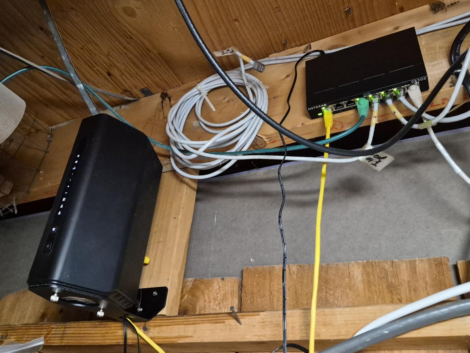 NETGEAR 8-Port Gigabit Ethernet Unmanaged Network Switch (GS308) customer photo 2
