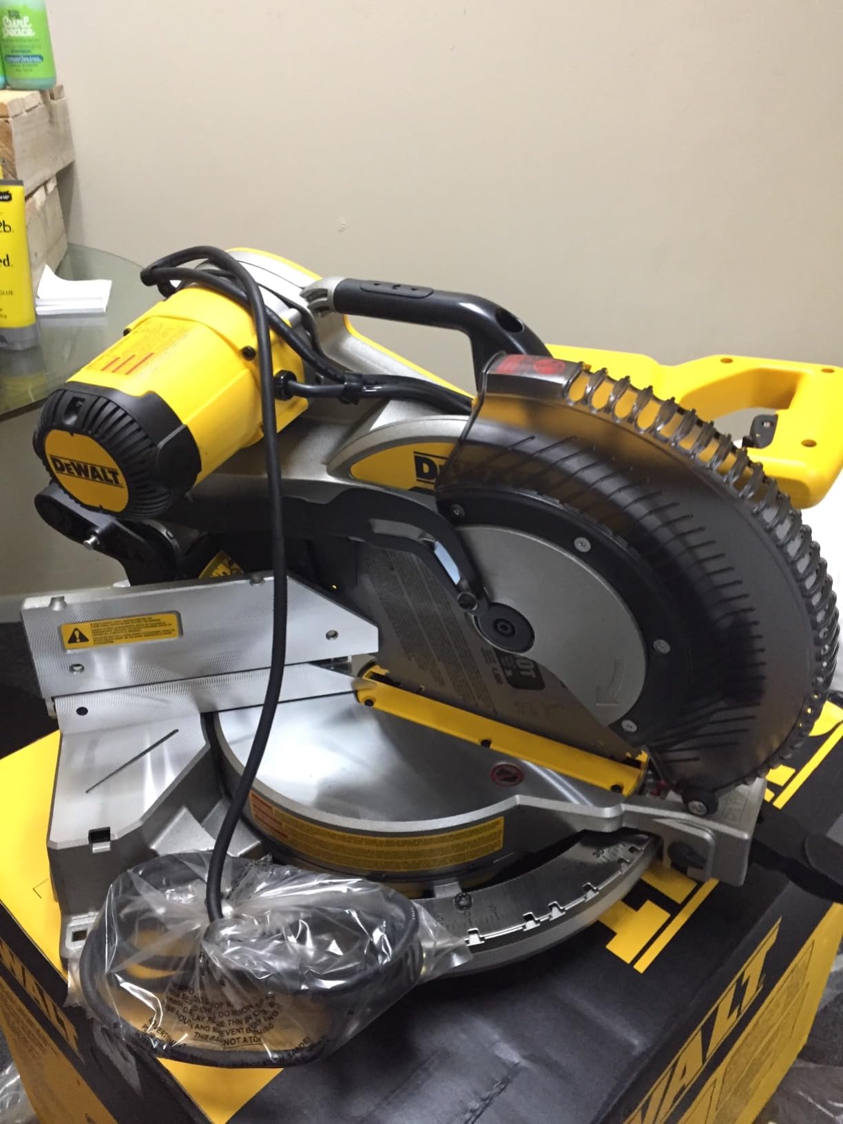 DEWALT Miter Saw, 12-Inch, Double Bevel, Compound, XPS Cutline, 15-Amp (DWS716XPS) customer photo 1