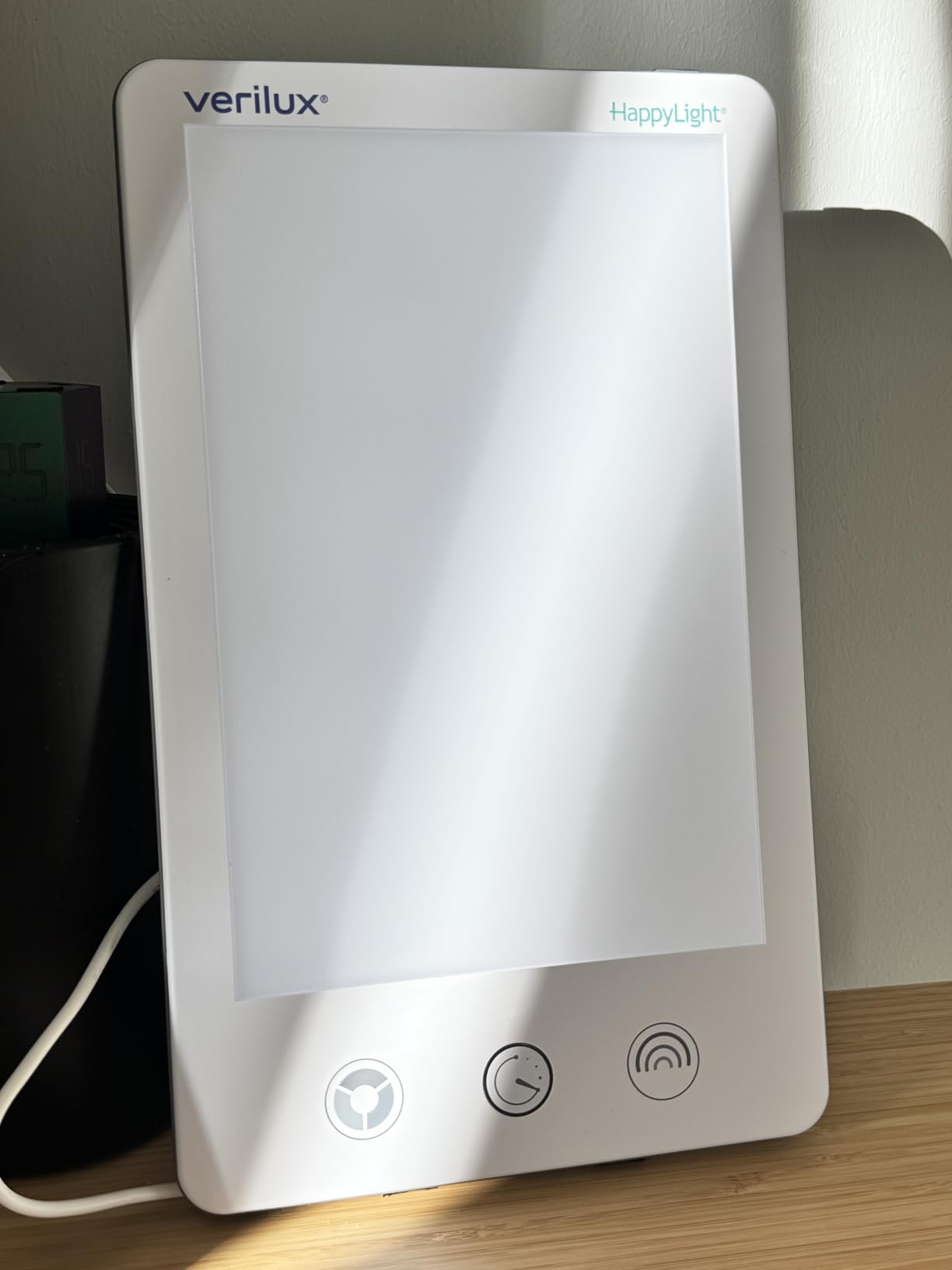 Verilux HappyLight Luxe Light Therapy Lamp with 10,000 Lux, UV-Free LED, Adjustable Brightness & Color customer photo 1