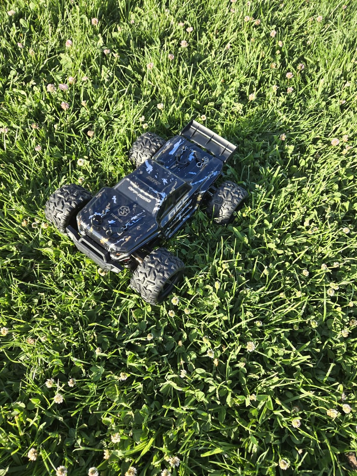 DEERC 9300E Remote Control Car High Speed RC Cars for Kids Adults 1:16 Scale 40 KM/H 4WD Off Road Monster Trucks,2.4GHz All Terrain Toy Trucks with 2 Rechargeable Battery customer photo 1