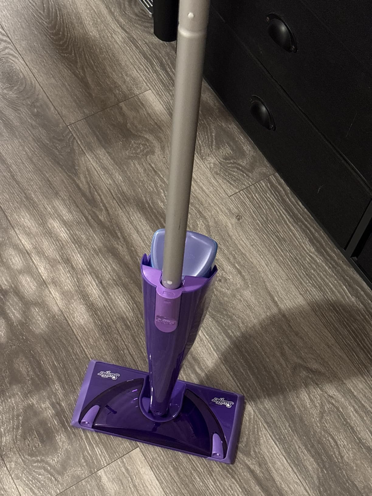 Swiffer WetJet Hardwood and Floor Spray Mop Cleaner Starter Kit, Includes: 1 Power Mop, 10 Pads, Cleaning Solution, Batteries customer photo 2