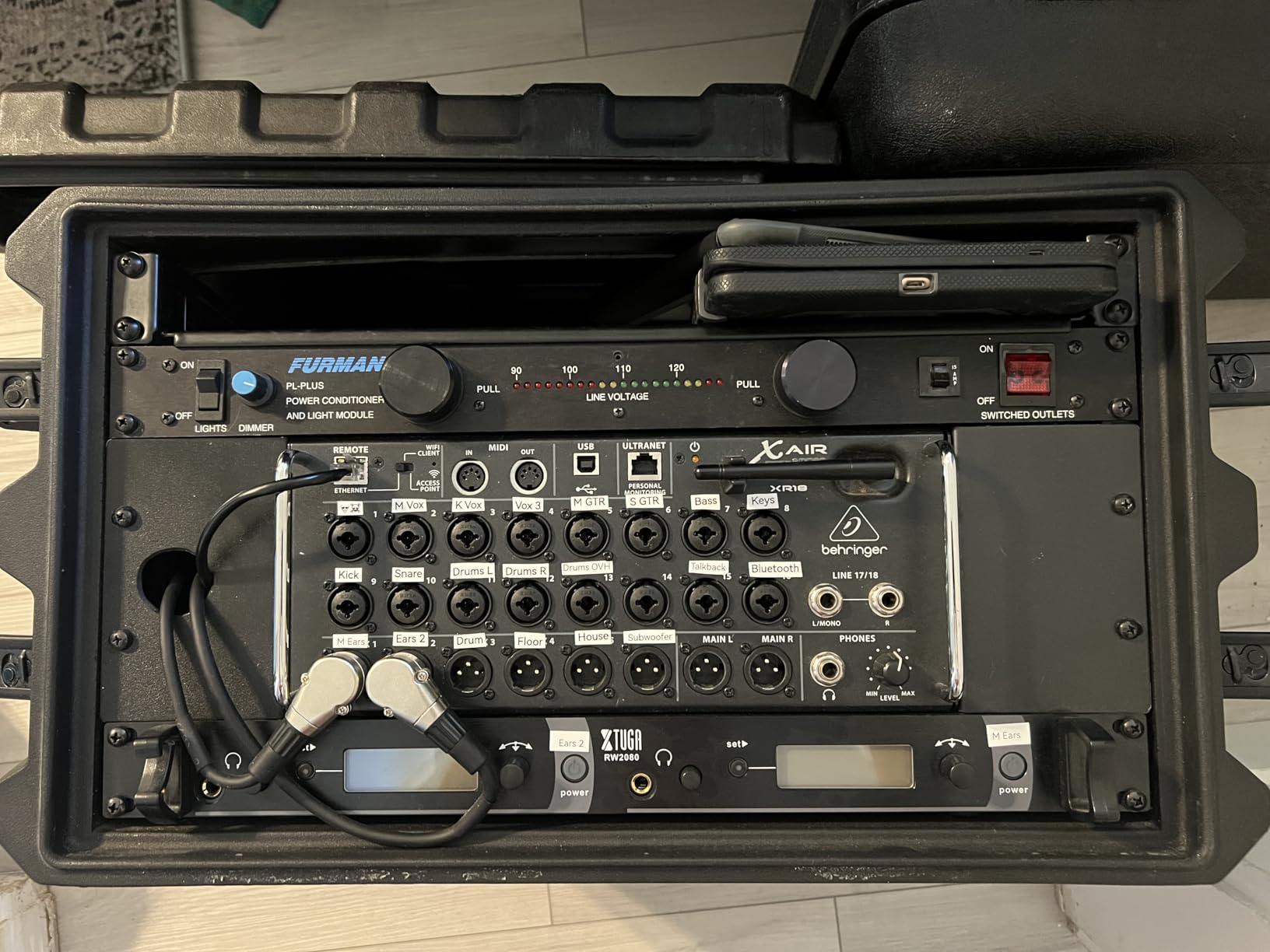 XTUGA RW2080 Wireless in Ear Monitor System,4 Bodypacks UHF IEM(902-928mhz) customer photo 2