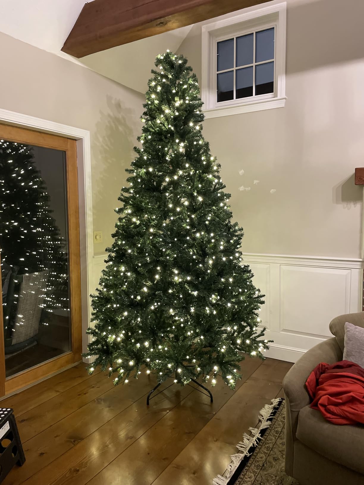 Best Choice Products 4.5ft Artificial Christmas Tree with LED Twinkling Lights, Pre-Lit Spruce Realistic Holiday Xmas Décor, 200 Lights, 763 Tips customer photo 1