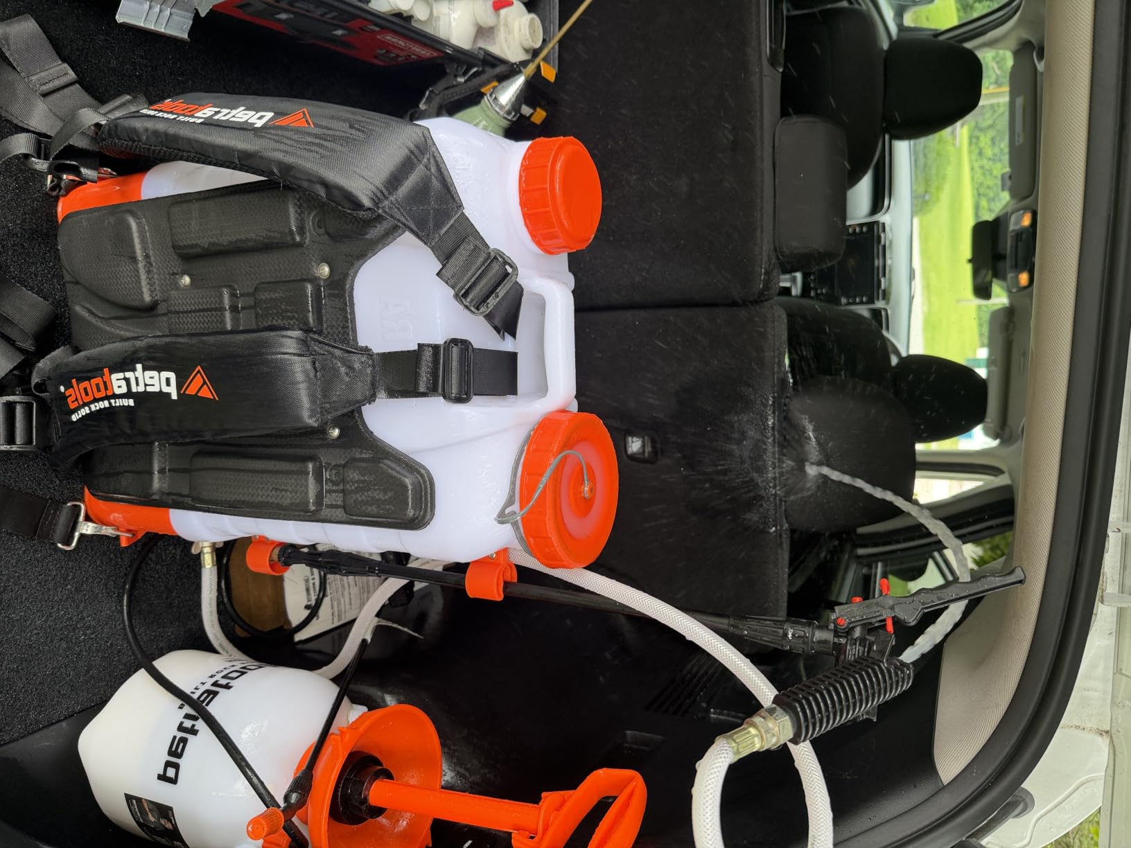PetraTools HD4000 Battery Powered Backpack Sprayer, 6 Hr Runtime, 6 Nozzles customer photo 1