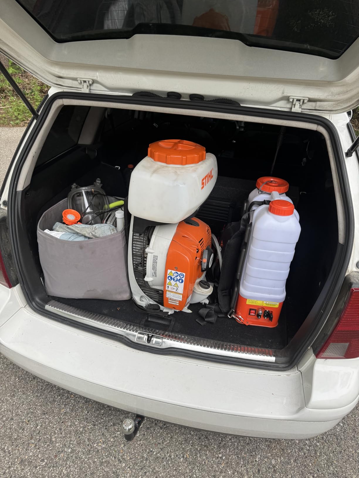 PetraTools HD4000 Battery Powered Backpack Sprayer, 6 Hr Runtime, 6 Nozzles customer photo 2