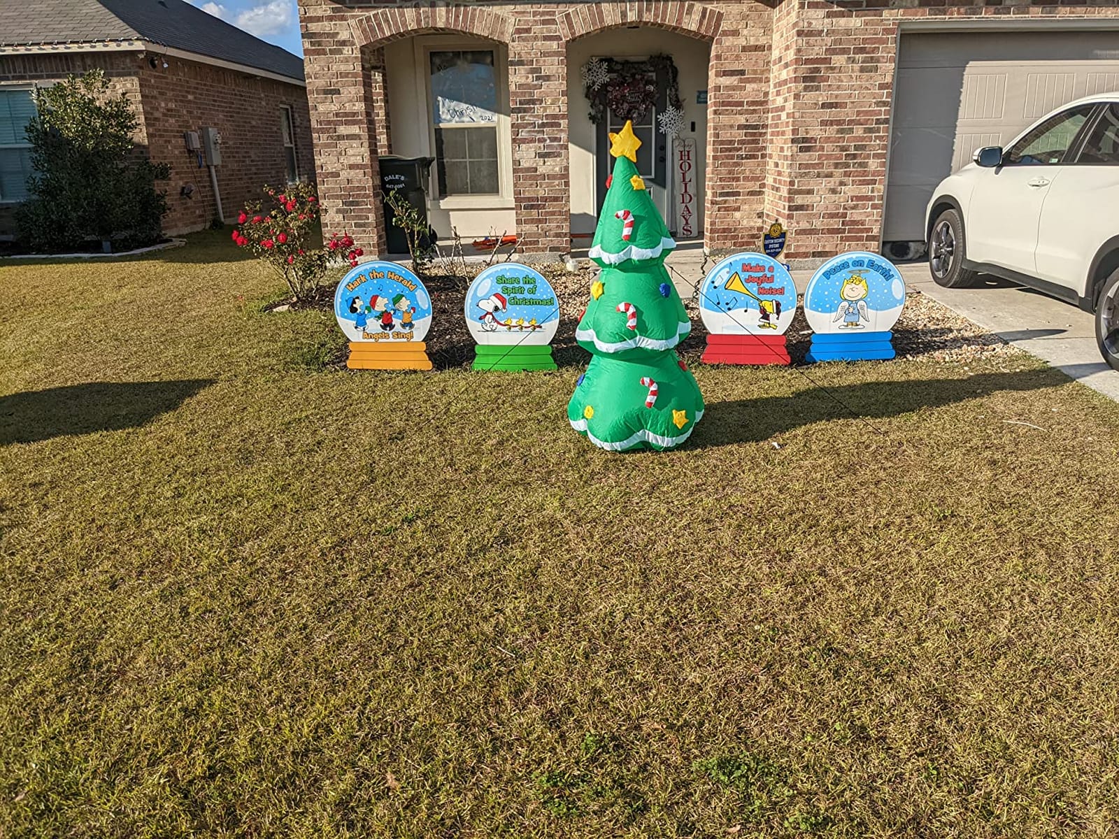 GOOSH 5 FT Christmas Inflatables Tree Outdoor Decorations Blow Up Tree Yard Decoration with Built-in LEDs for Xmas Holiday Party Indoor Garden Lawn Decor customer photo 2