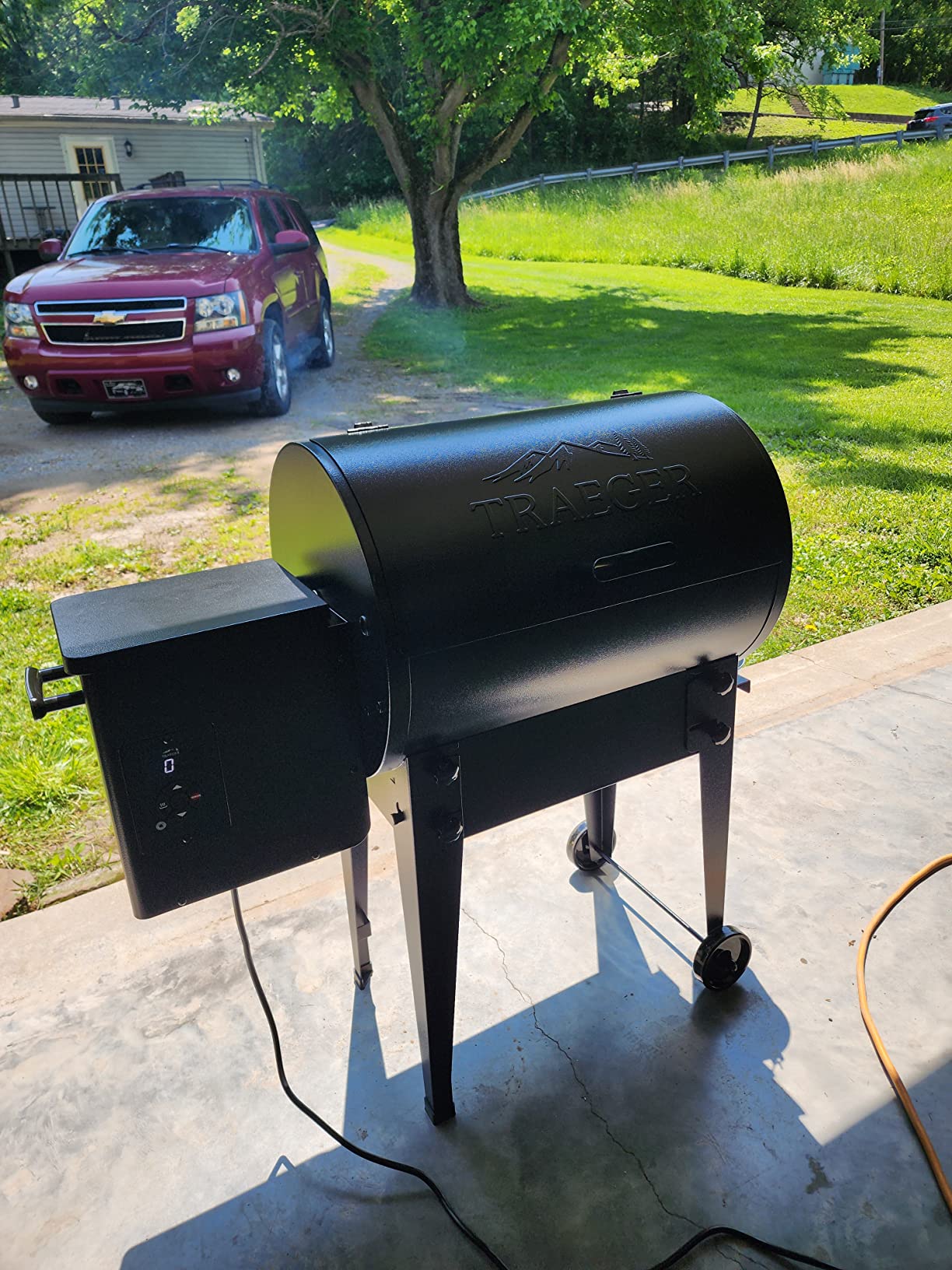 Traeger Tailgater Portable Wood Pellet Grill & Smoker, 300 Sq In | Foldable legs, 6-in-1 versatility - wood-fired flavor for tailgating, camping & outdoor BBQ customer photo 1